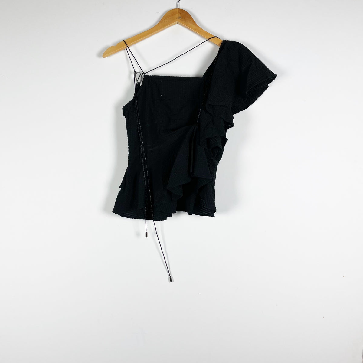 KKCO Climber One Shoulder Ruffle Asymmetrical Hem Textured Blouse Shirt Onyx XS