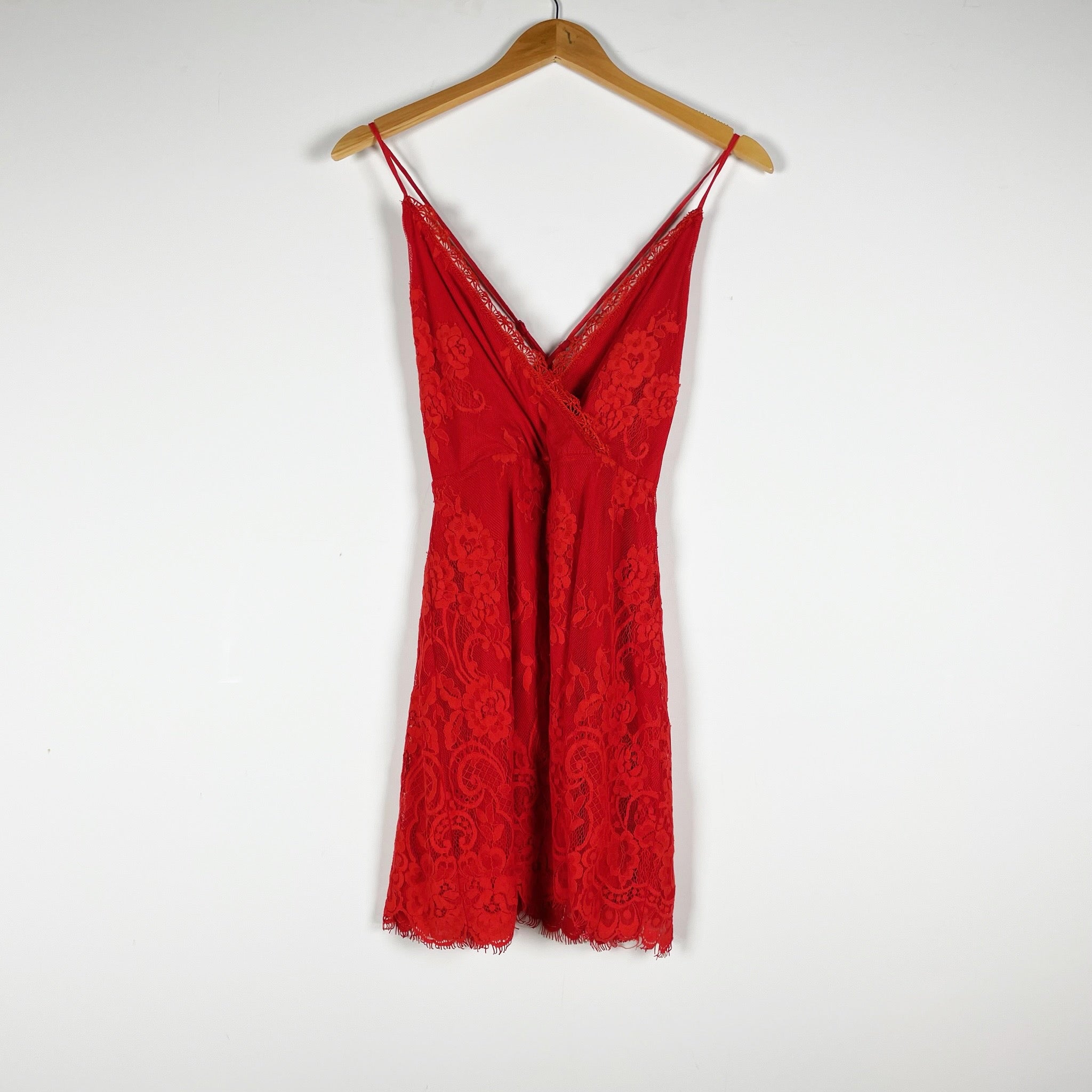 NEW Lovers And Friends Red Allover Lace V Neck Mini Cocktail Party Dress XS