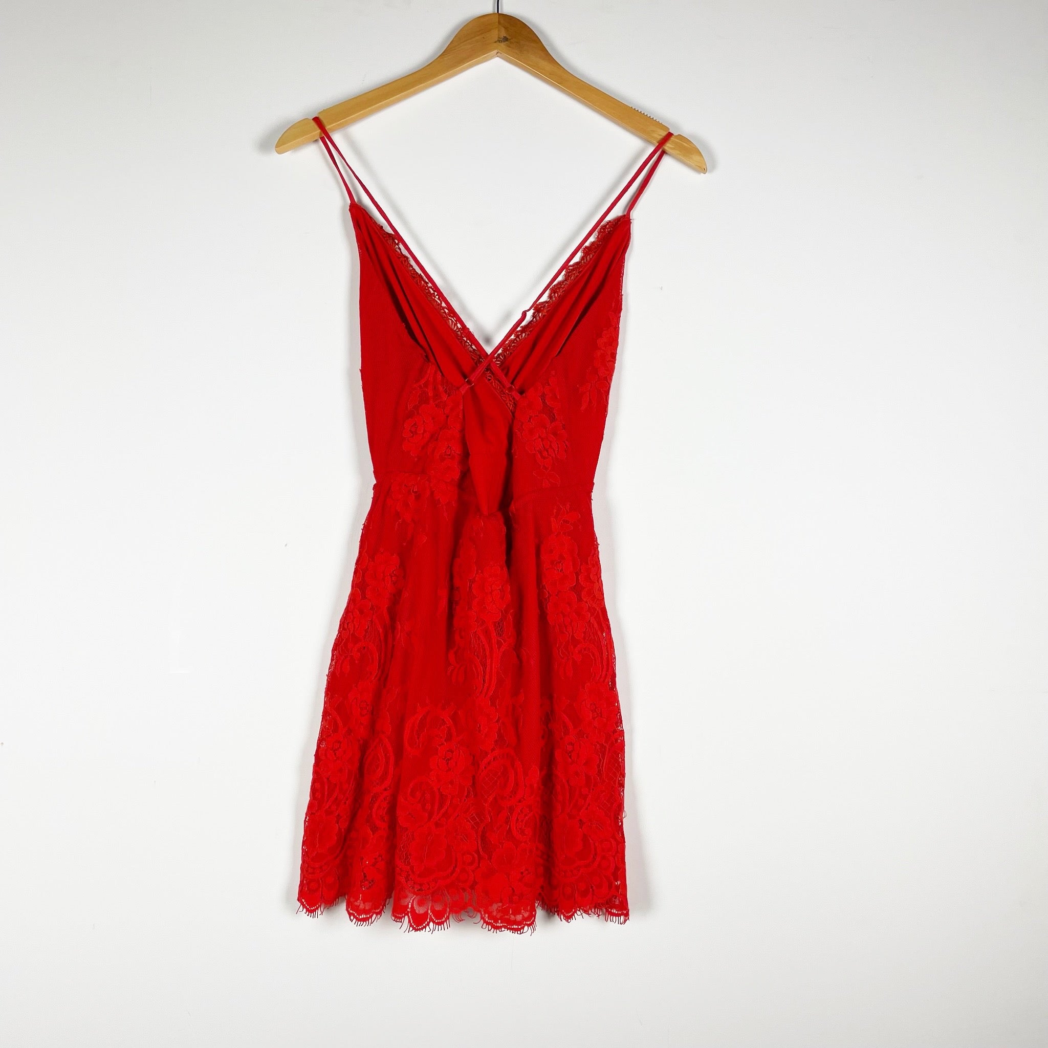 NEW Lovers And Friends Red Allover Lace V Neck Mini Cocktail Party Dress XS