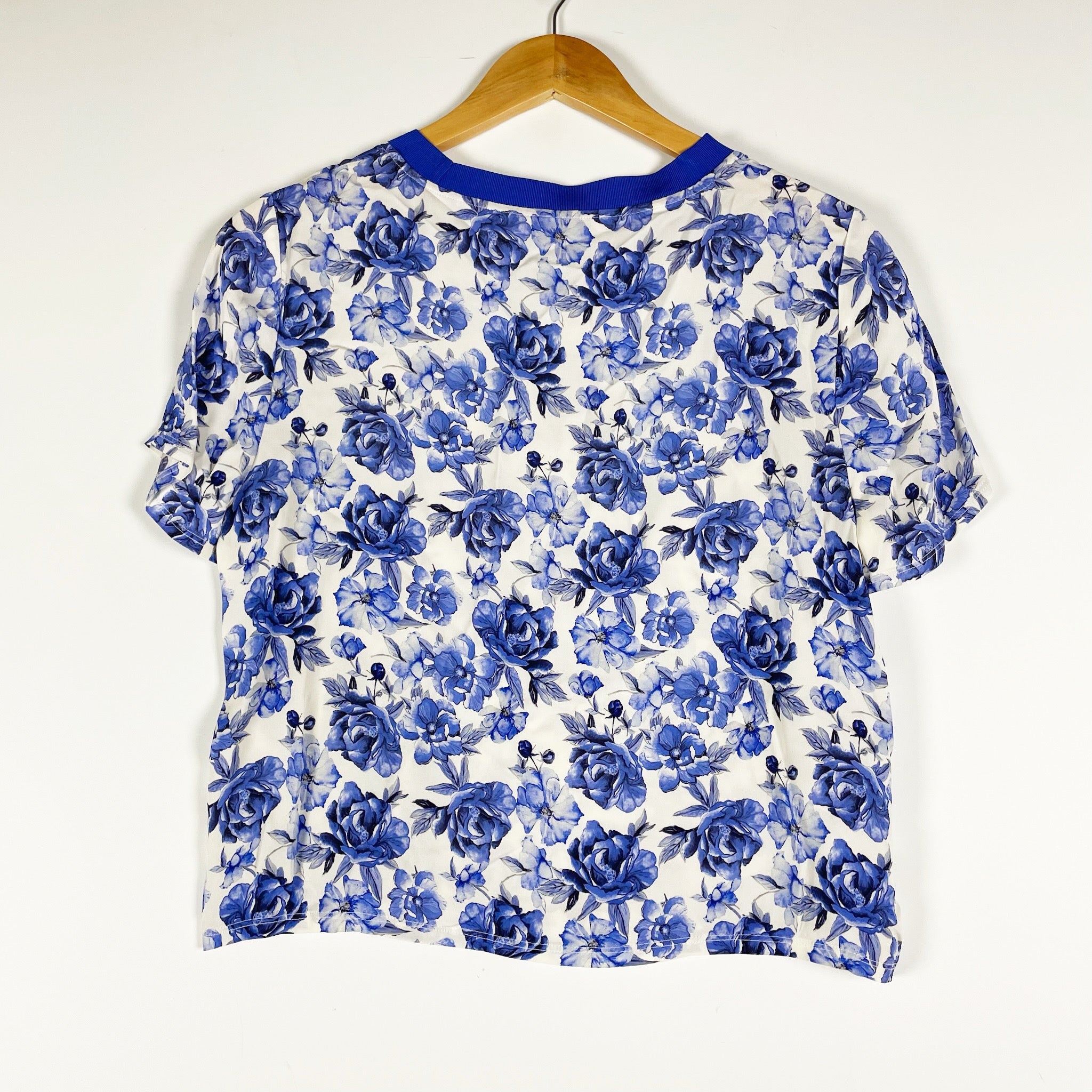 Alice And Olivia Kane Chiffon Blue White Rose Floral Print Pattern Blouse Shirt