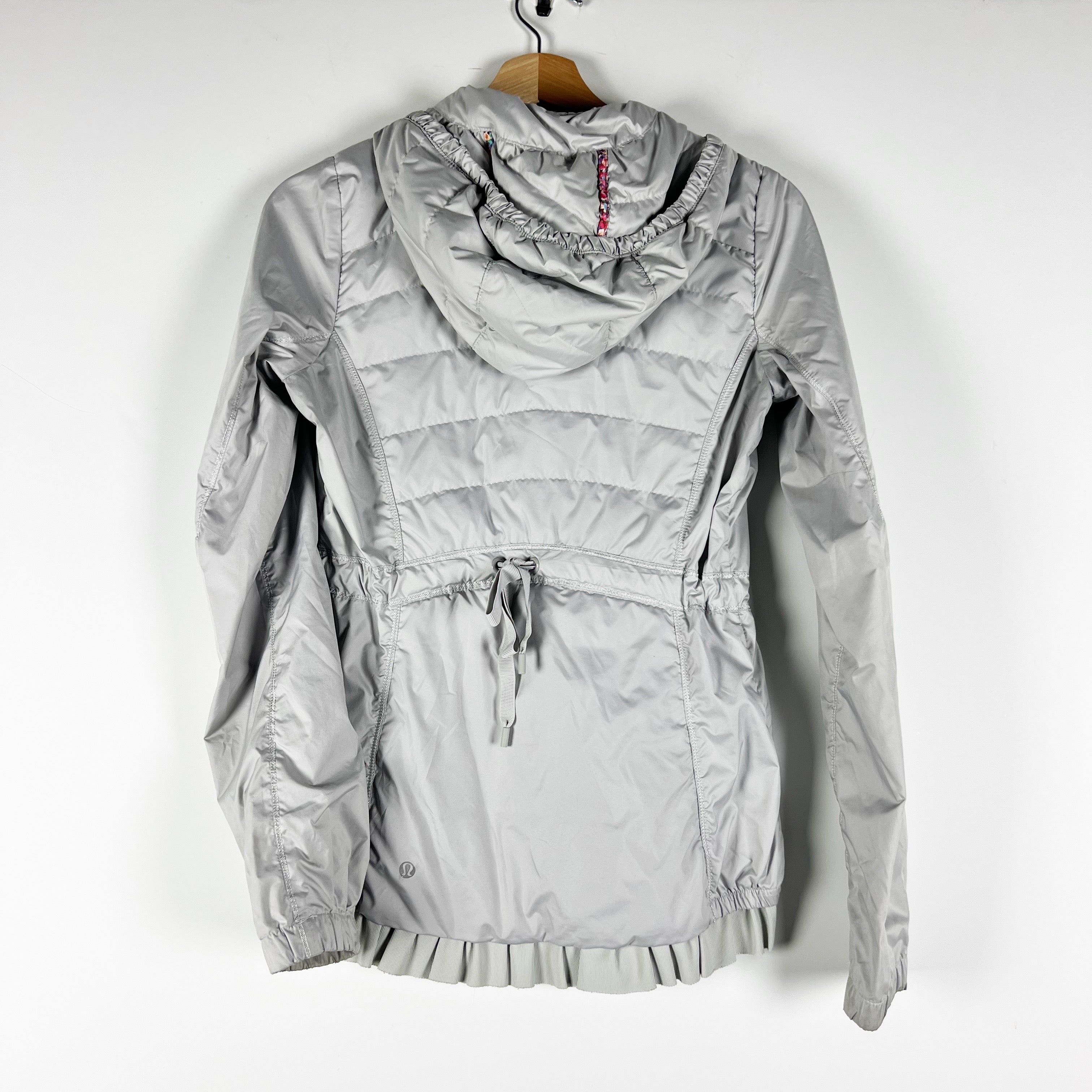 Lululemon Spring Fling Puffy Windbreaker Full Zip Hooded Jacket Silver Spoon S