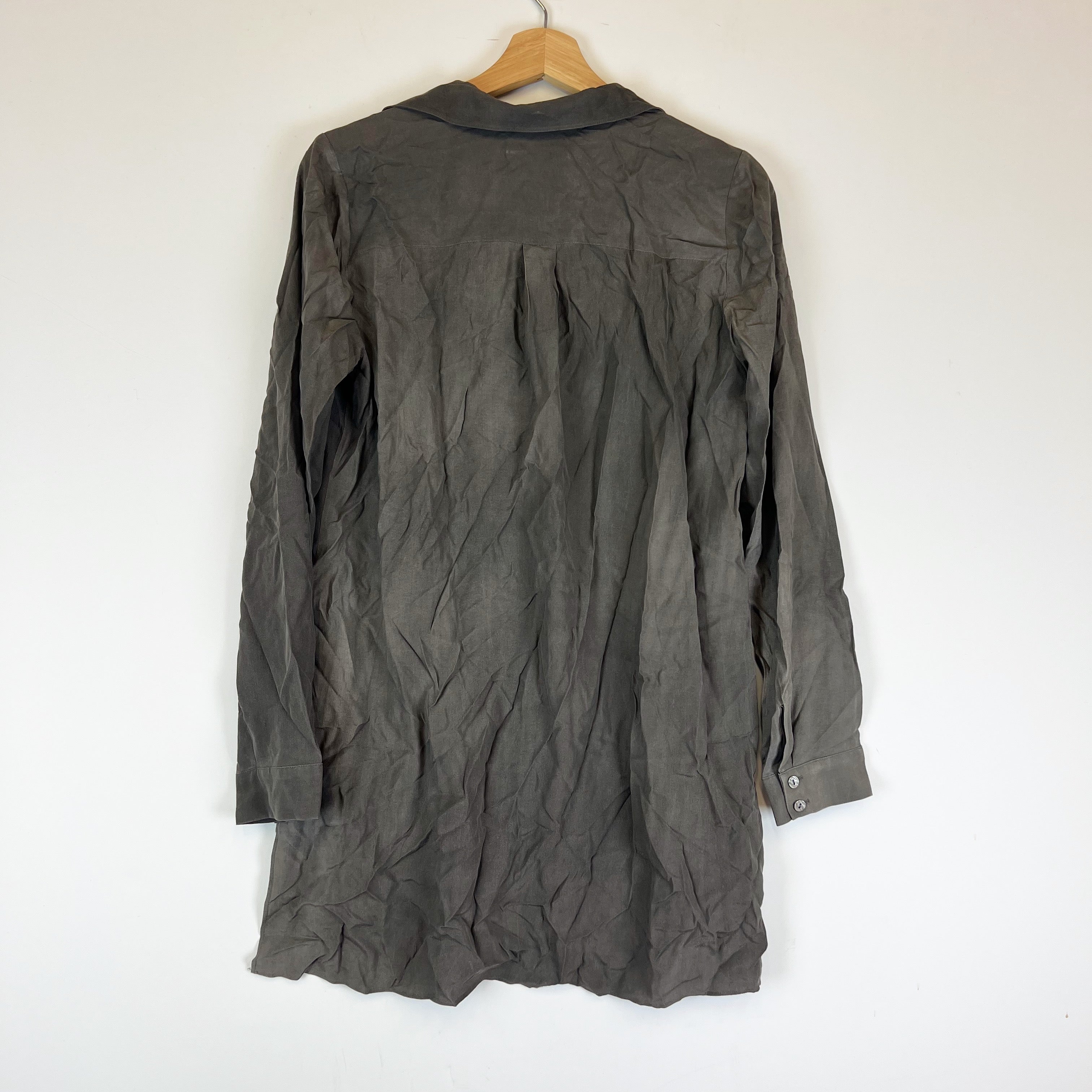 NEW Alice And Olivia Silk Chiffon V Neck Long Sleeve Tunic Blouse Washed Grey M