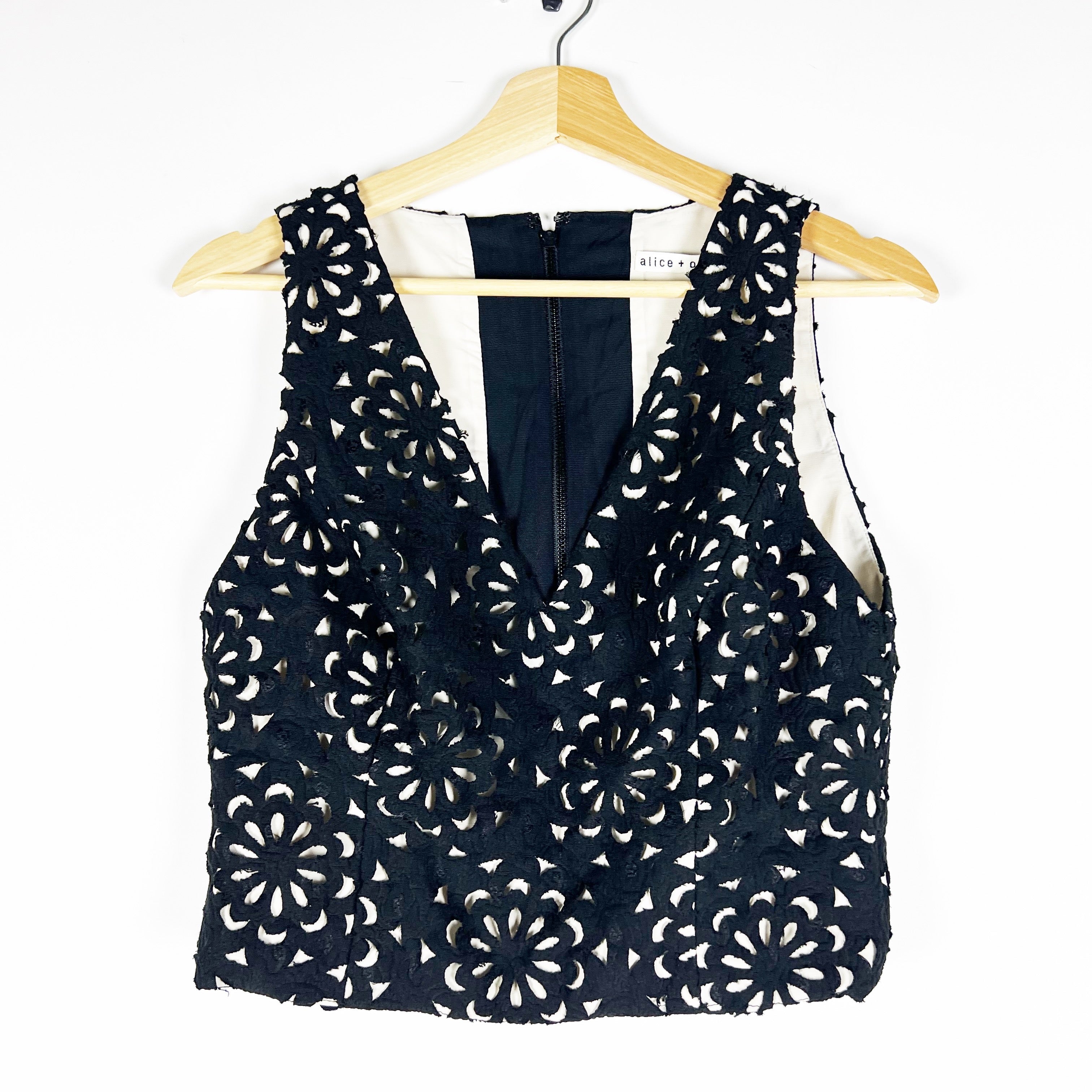 NEW Alice And Olivia Floral Flower Laser Cut Out V Neck Sleeveless Crop Top 10