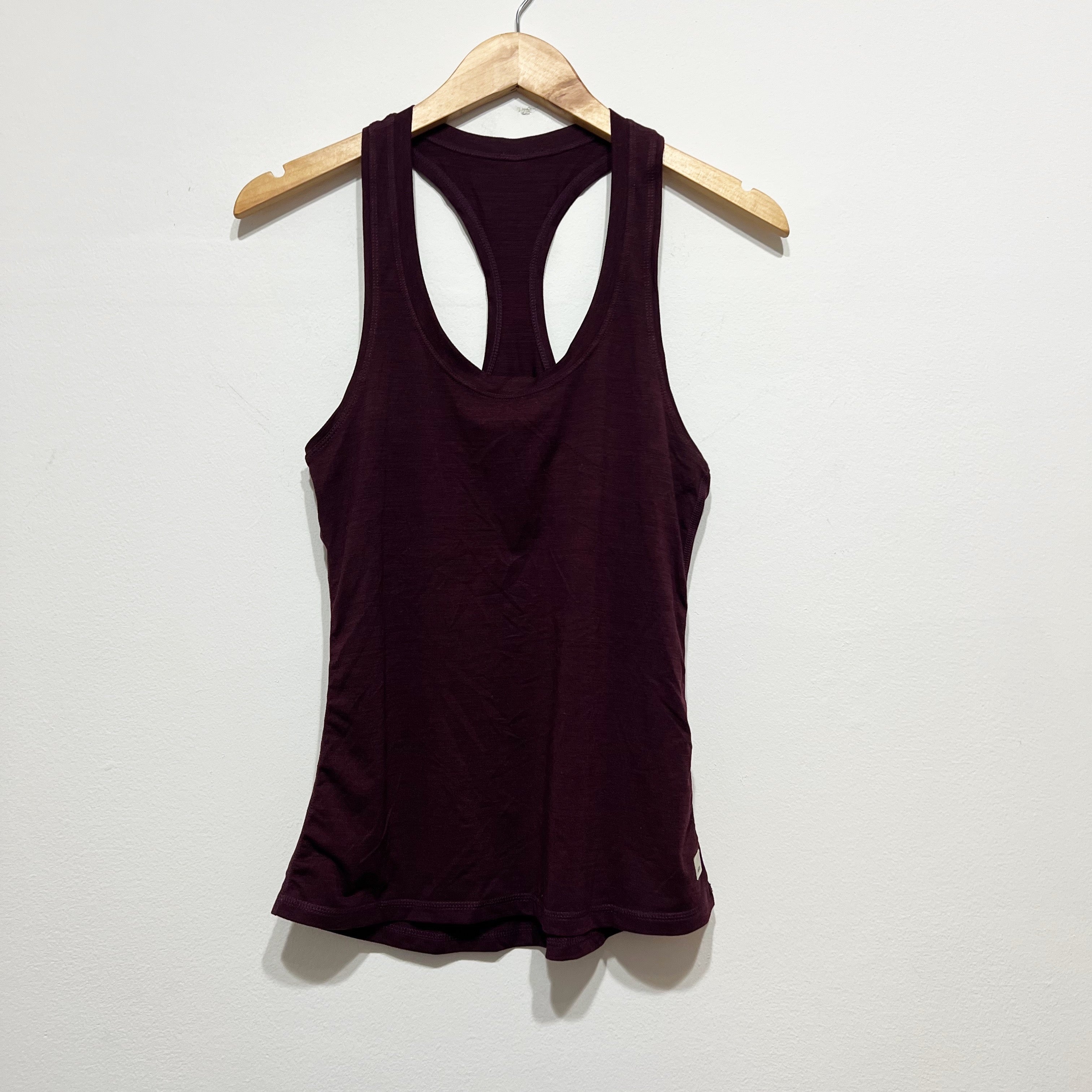 Vuori Women's DreamKnit Scoop Neck Sleeveless Racerback Tank Top Burgandy Small