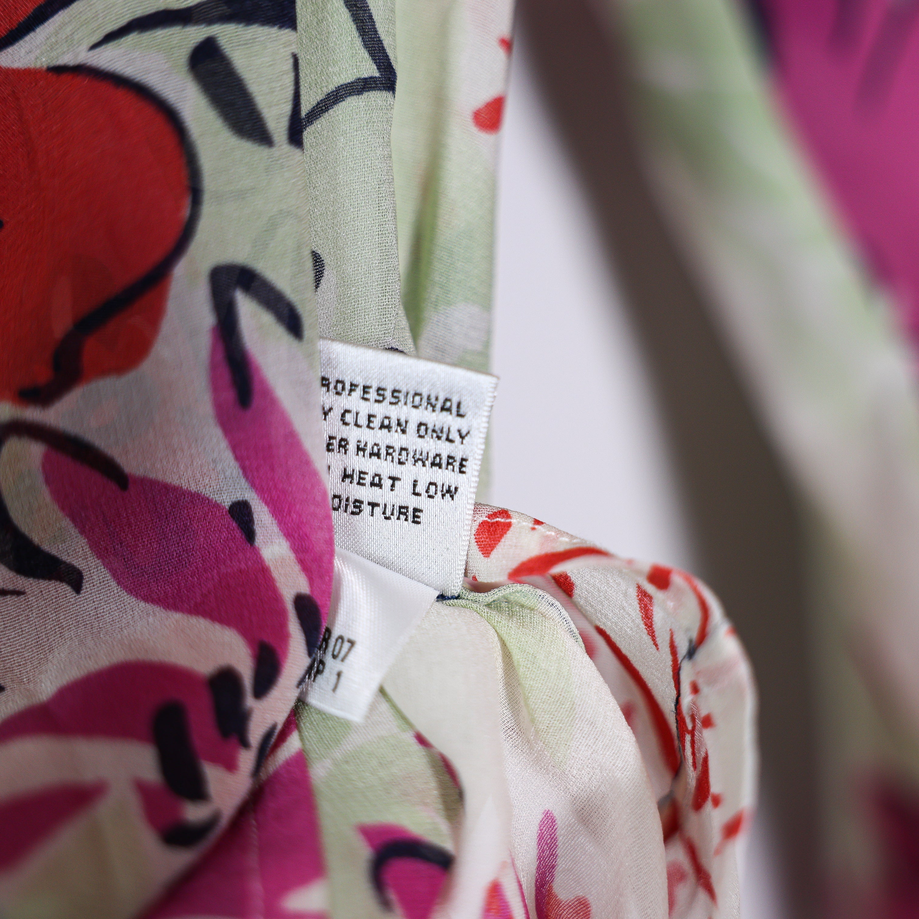 St. John Silk Chiffon Stretch Floral Print Collared Button Front Blouse Shirt 12