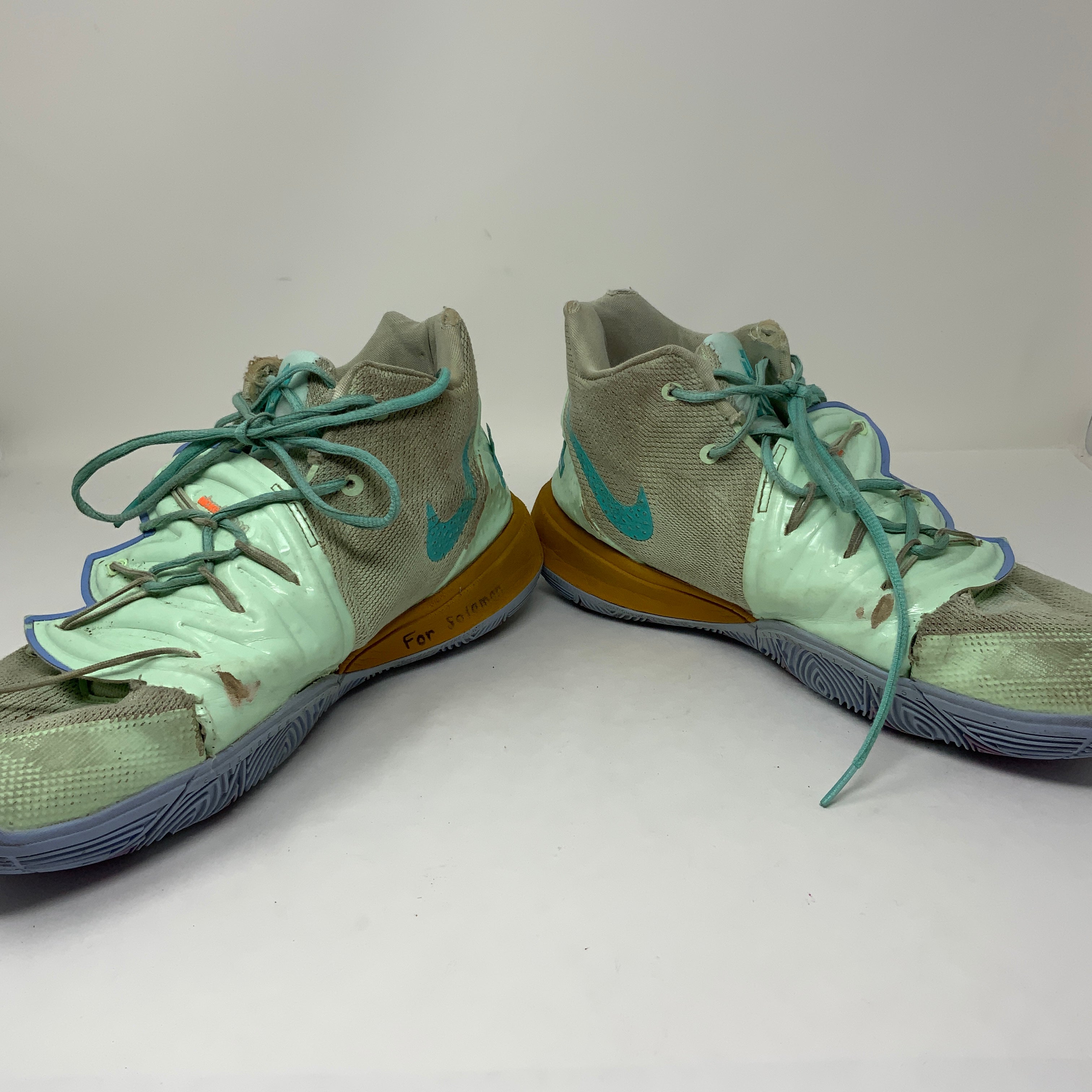 Nike Kyrie 5 Irving Spongebob Squarepants Squidward Collectible Sneakers Shoes