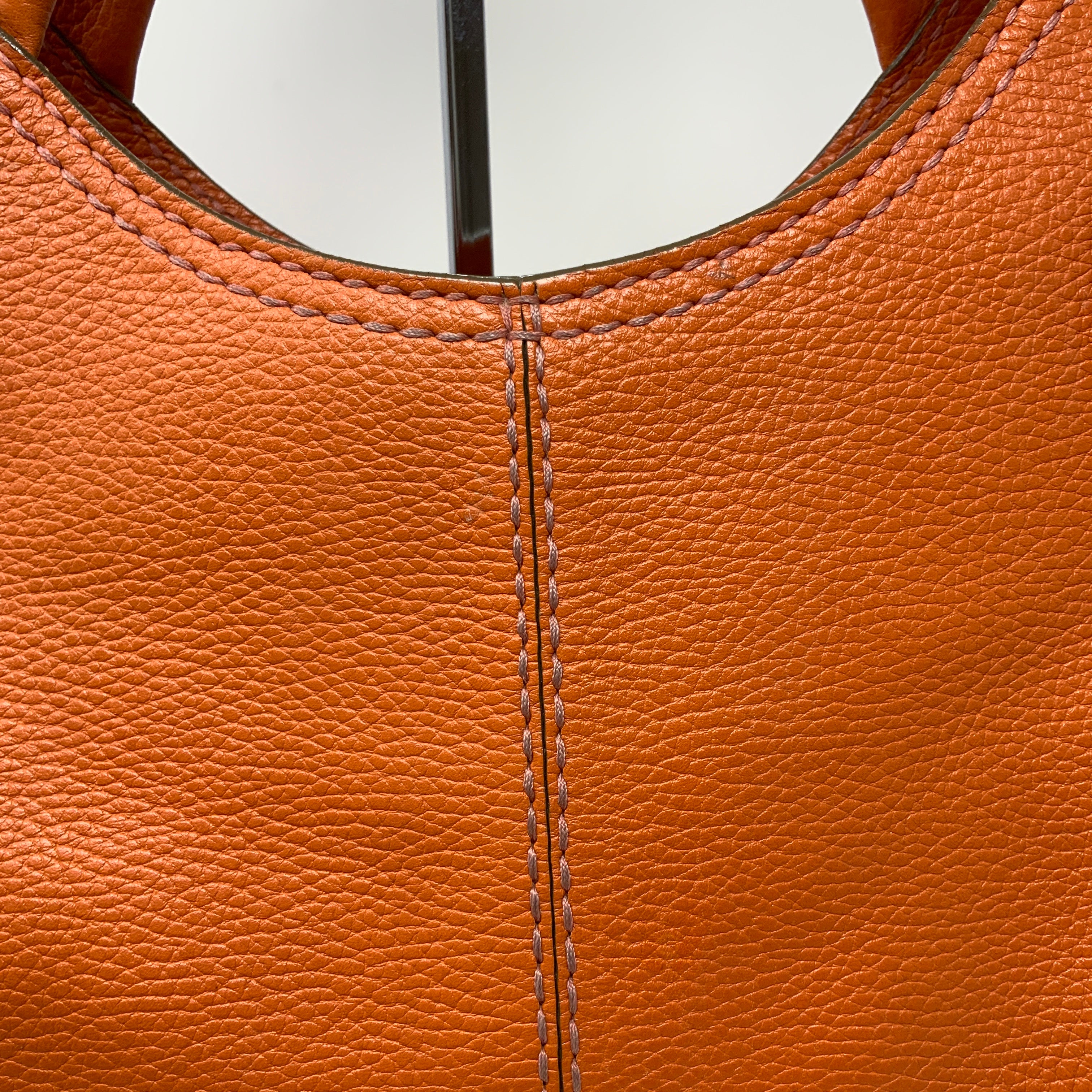 Tod's Solid Orange Pebbled Leather Gold Hardware Shoulder Purse Tote Bag