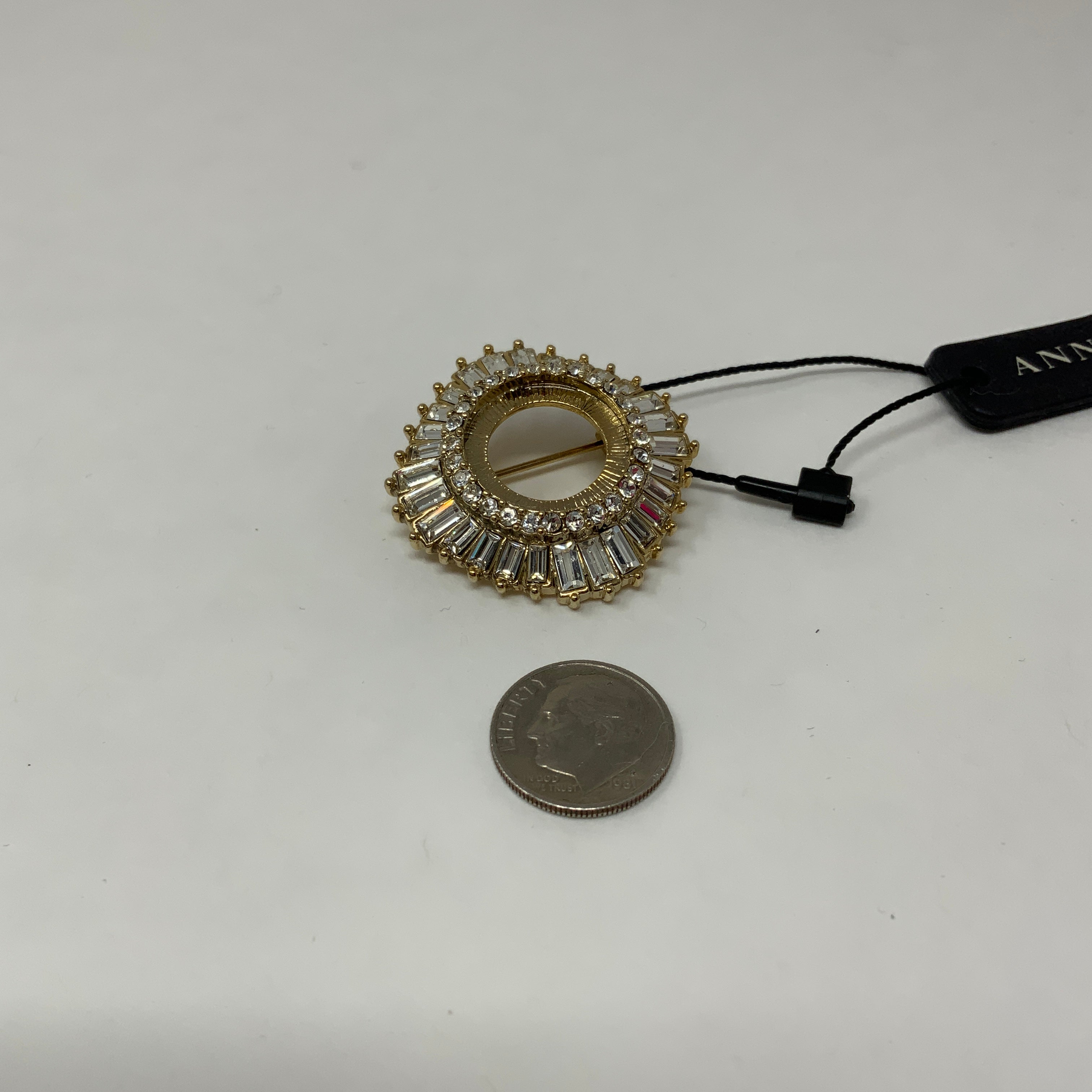 NEW Ann Taylor Crystal Jewel Diamond Circular Circle Wreath Brooch Pin Gold