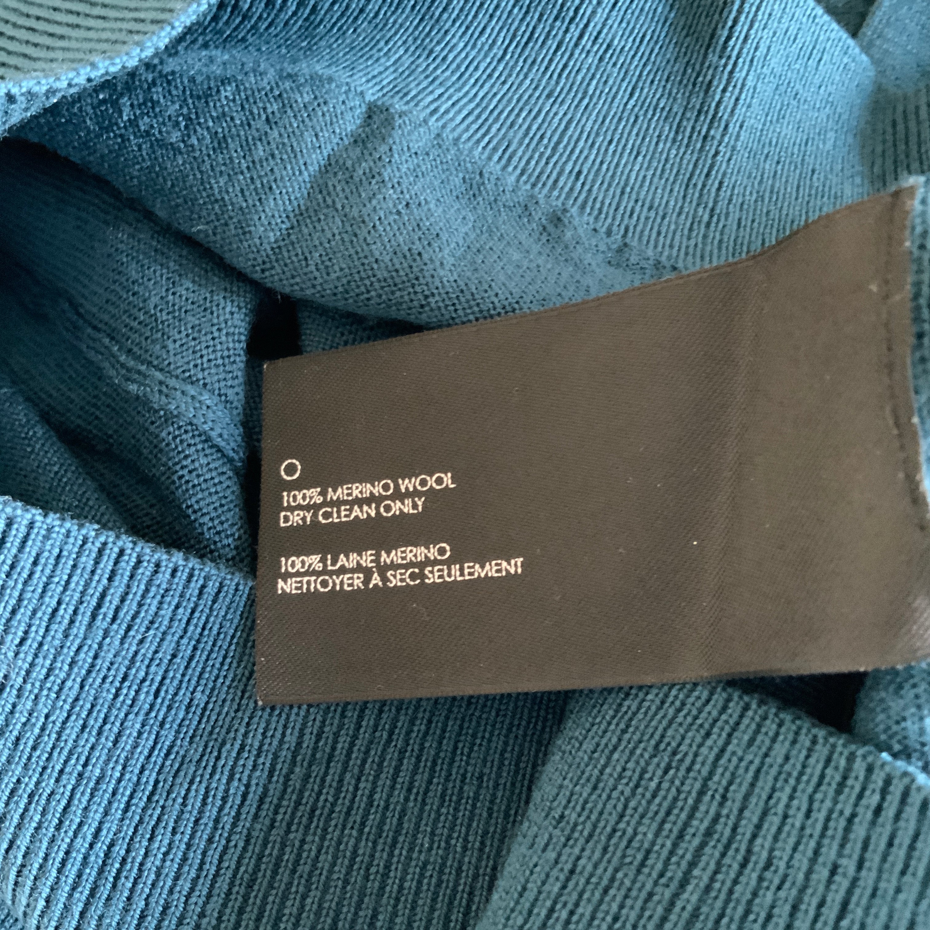 Club Monaco Merino Wool Knit Button Front Long Sleeve V Neck Cardigan Sweater