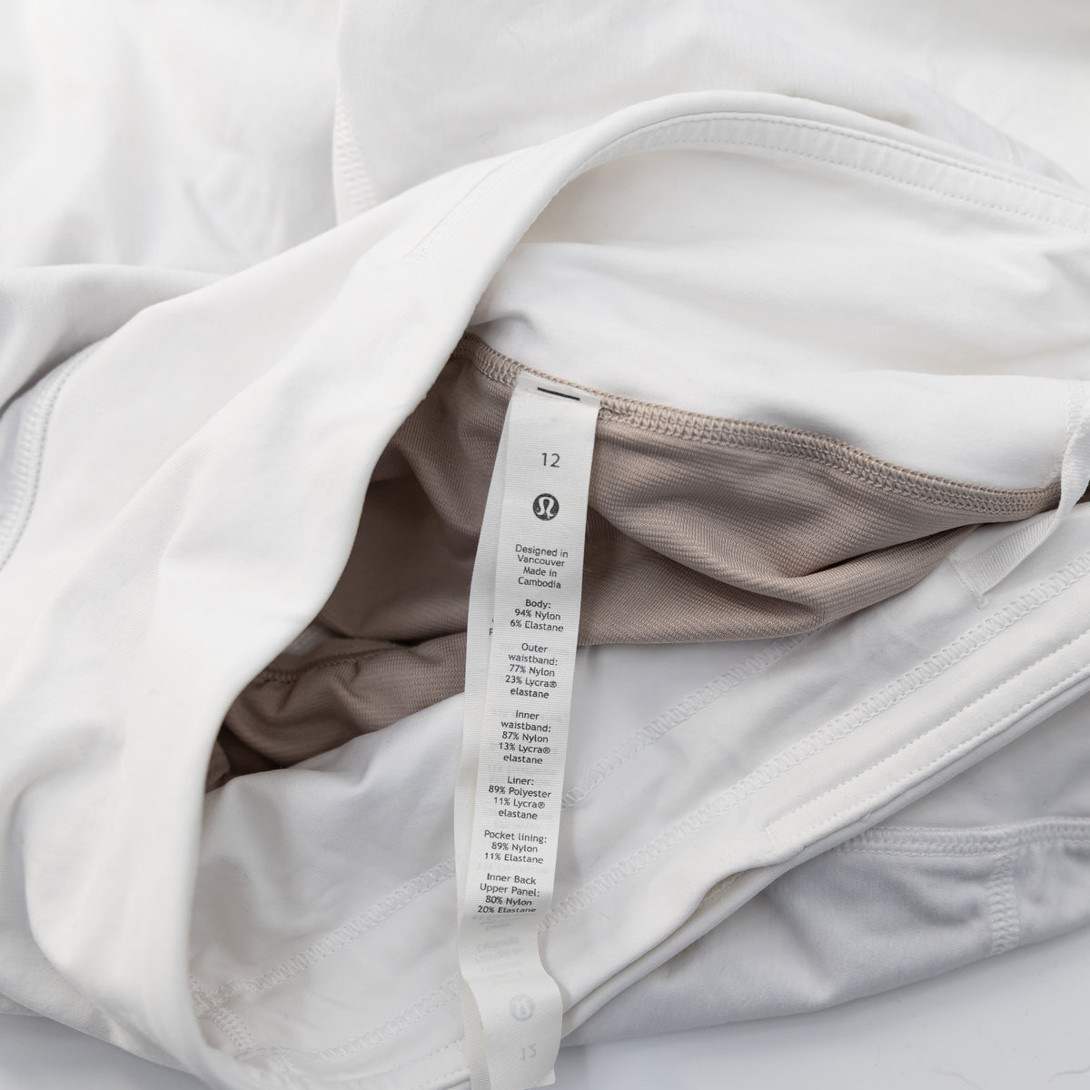 Lululemon Women's Speed Up Short High-Rise 2.5" Inseam Athletic Work Out White