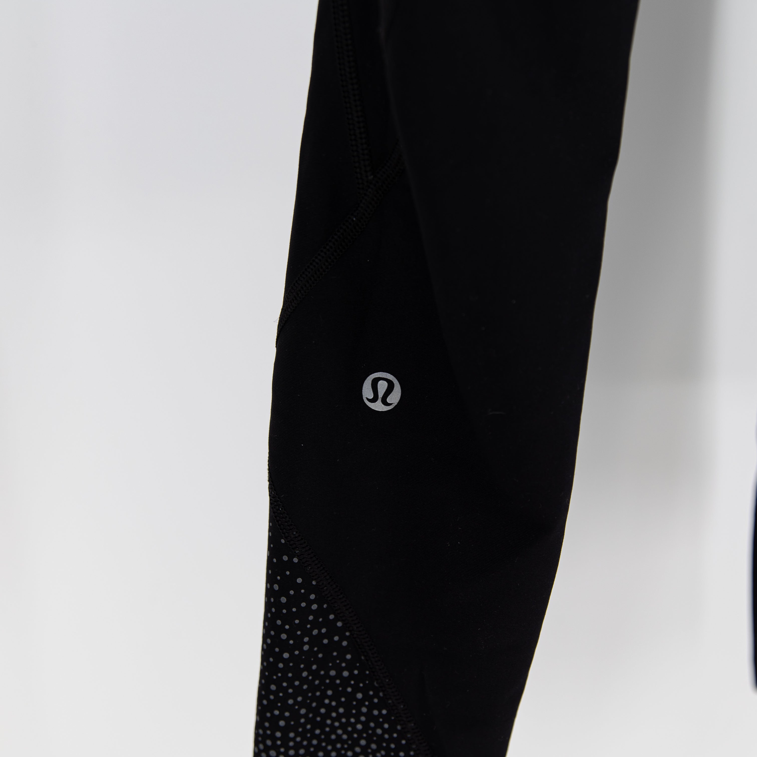 Lululemon Women's Tight Stuff Tight II 25" Inseam Reflective Leggings Pants 4