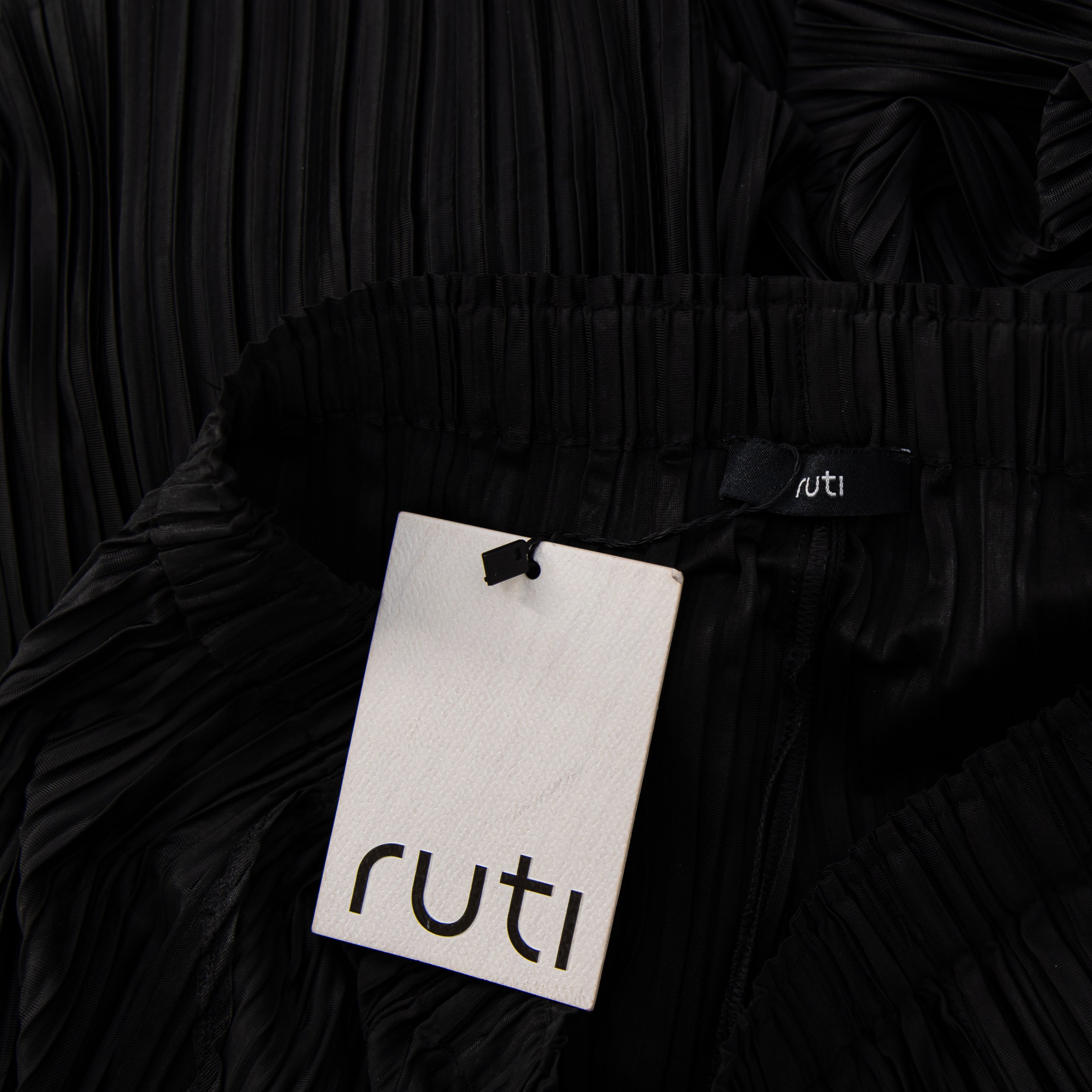 NEW Ruti Women's Pull On Relaxed Pleated Sateen Straight Leg Pants Black Medium