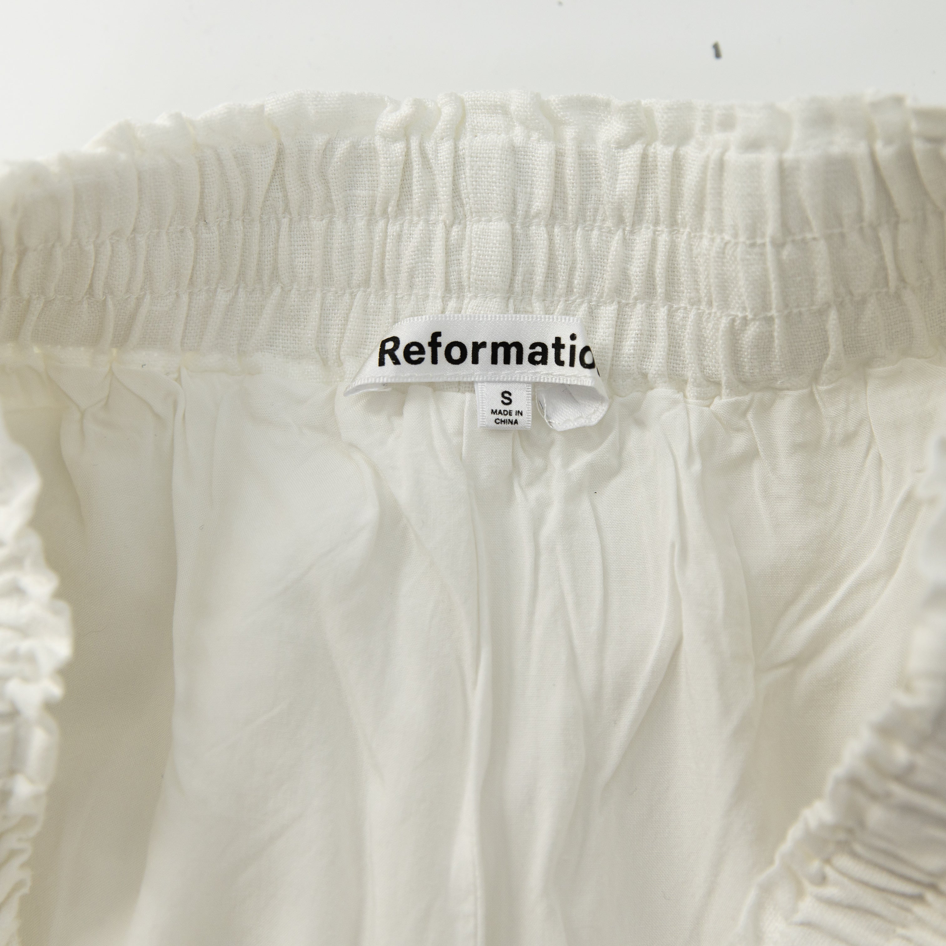 Reformation Mila Linen Smocked Stretch Waist Pull On Mini Shorts Solid White S
