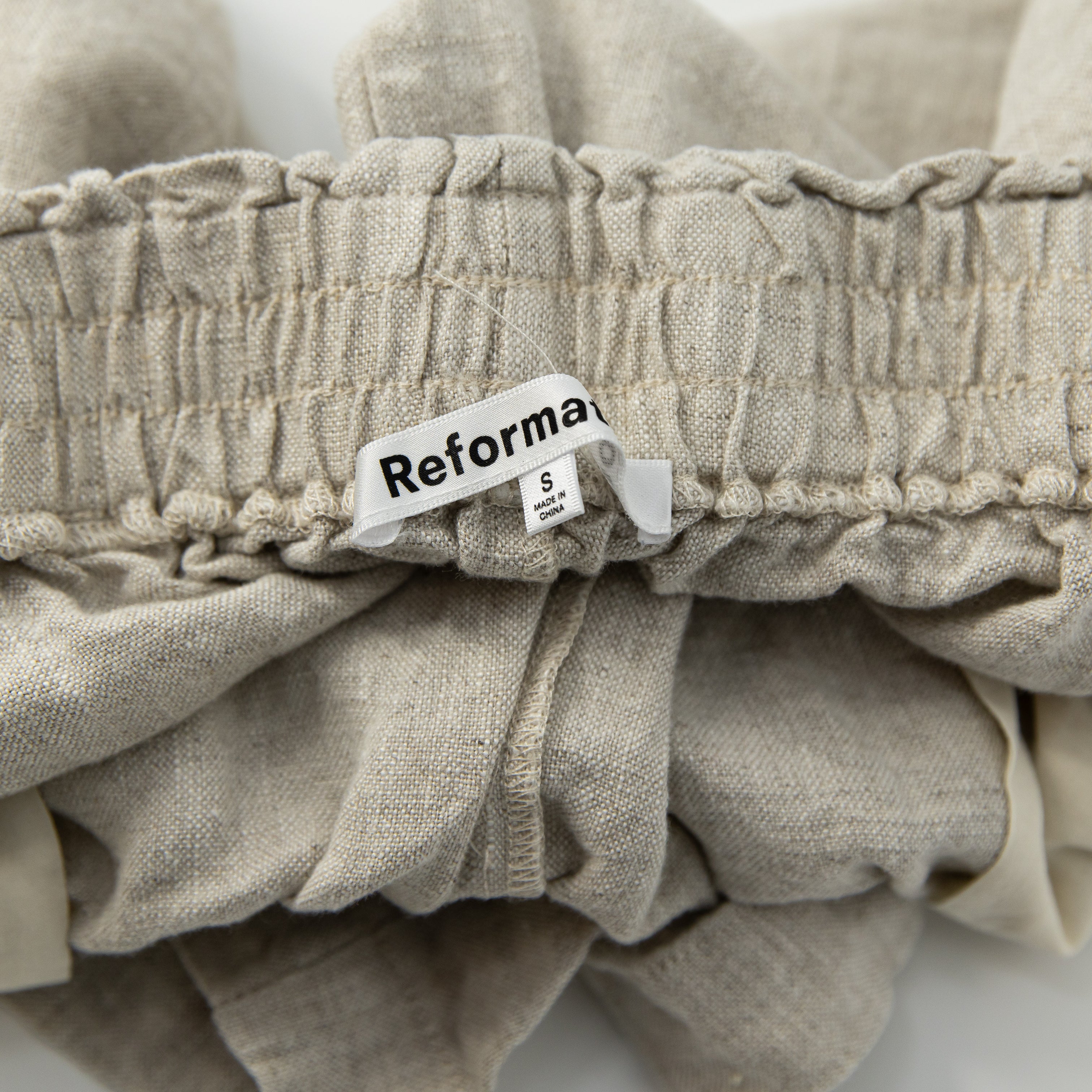 Reformation Mila Linen Smocked Stretch Waist Pull On Mini Shorts Beige Small