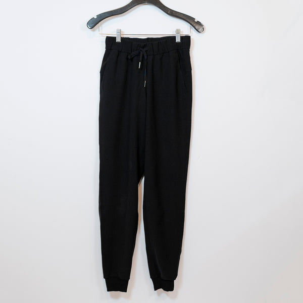 Lululemon Women's On The Fly Mid Rise Ankle Crop Casual Jogger Pants Black 2