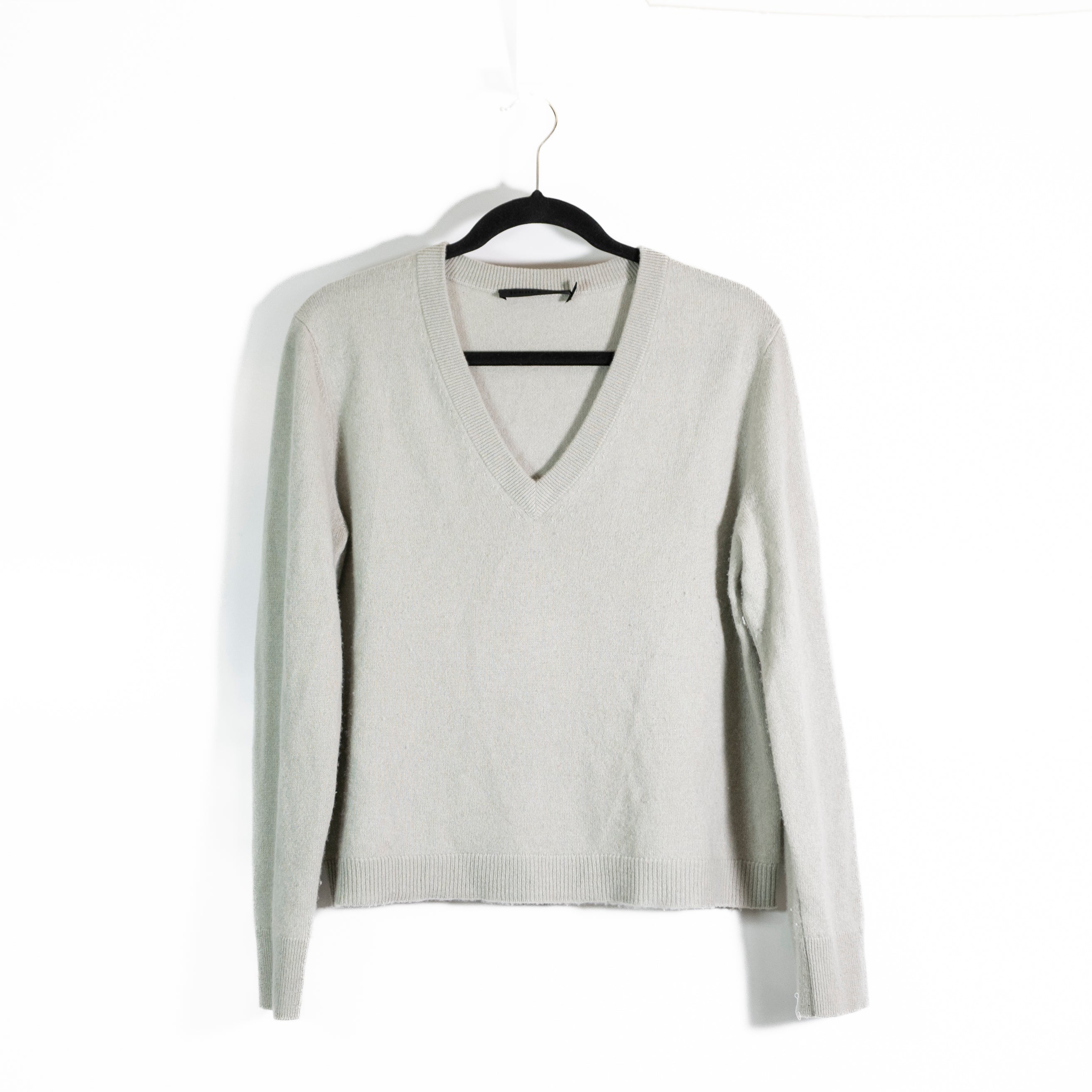 Jenni Kayne Flynn 100% Cashmere Knit Stretch V Neck Pullover Sweater Gray Small
