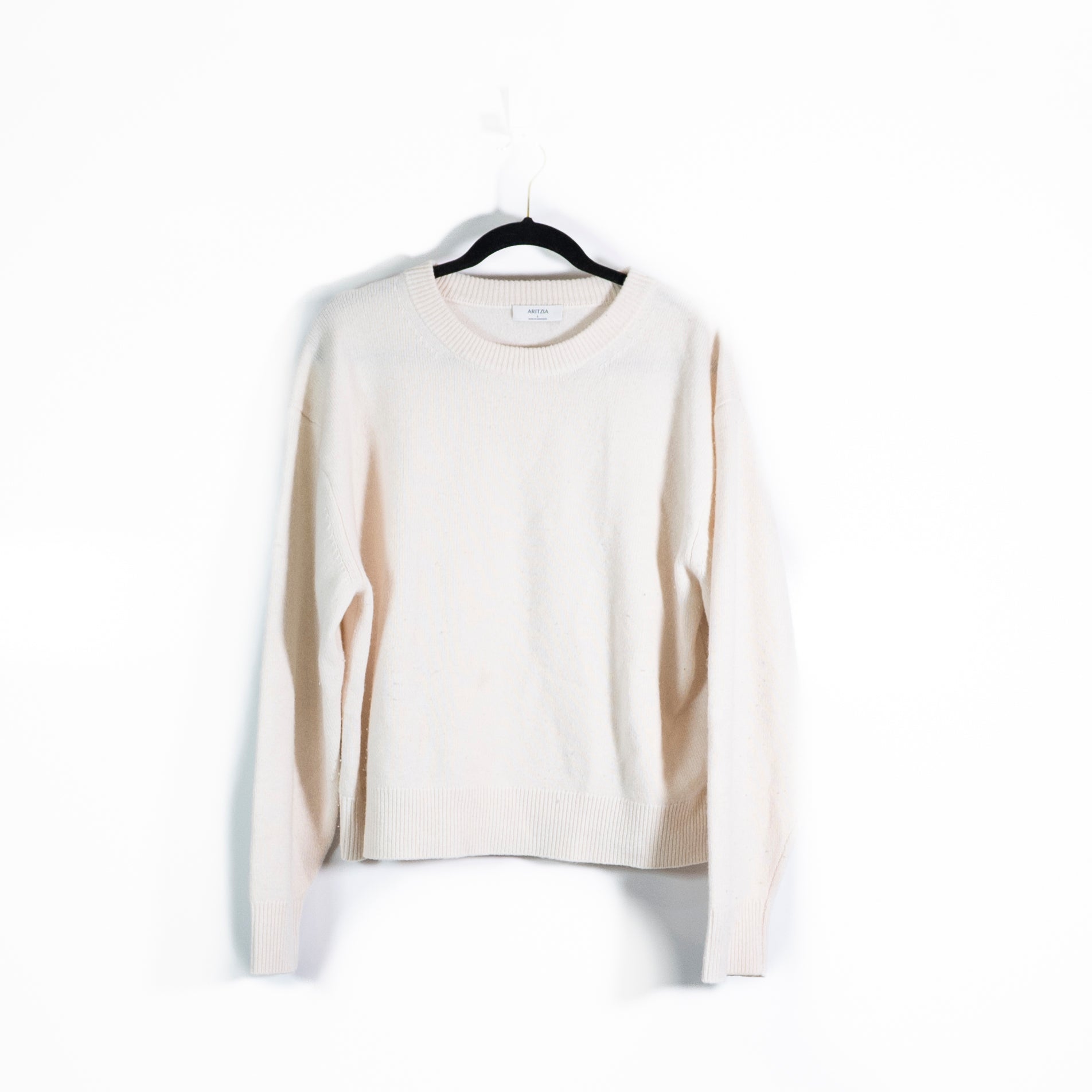 Aritzia Women's Essential Cashmere Relic Cree Neck Long Sleeve Pullover Sweater