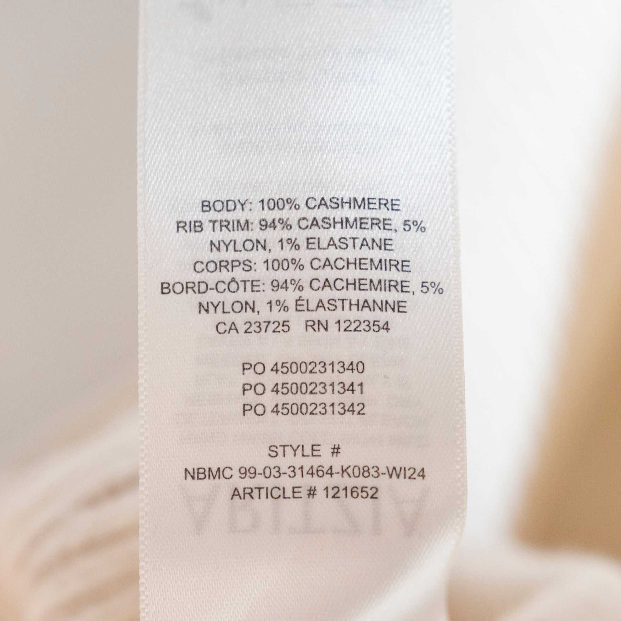 Aritzia Women's Essential Cashmere Relic Cree Neck Long Sleeve Pullover Sweater