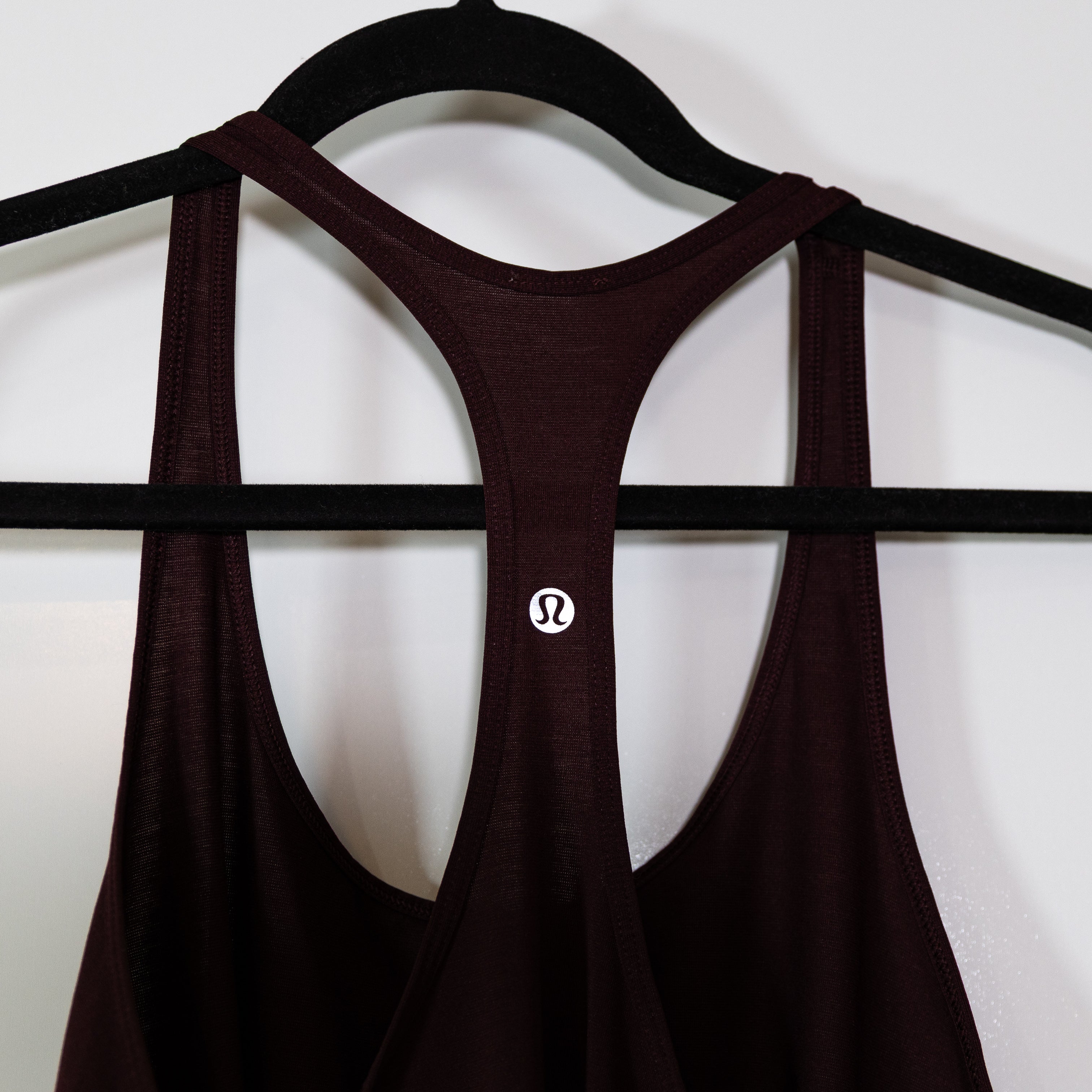 Lululemon Sleeveless Racerback Scoop Neck Athletic Work Out Tank Top Burgandy