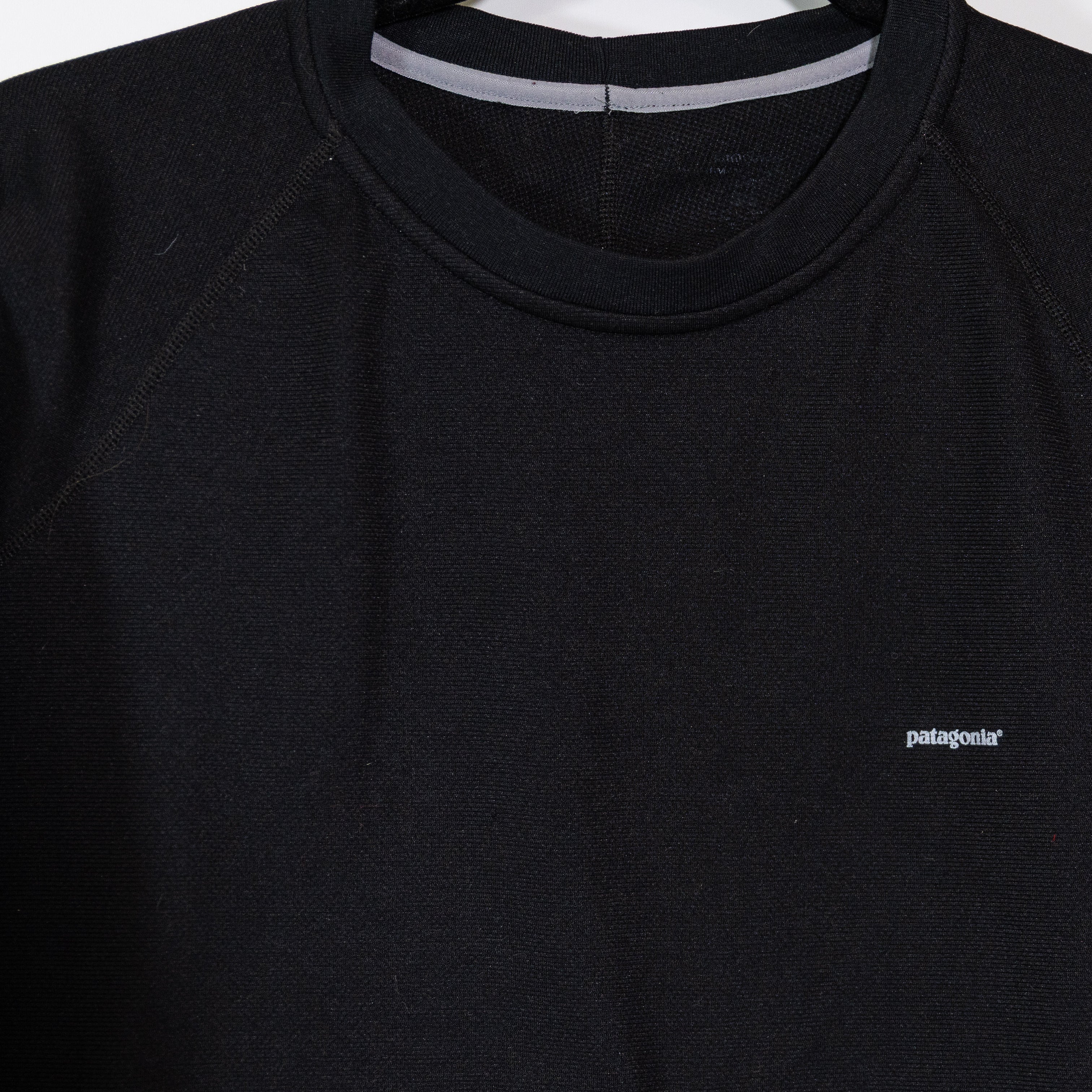 Patagonia Men's Crew Neck Long Sleeve Lightweight Base Layer Shirt Black Large