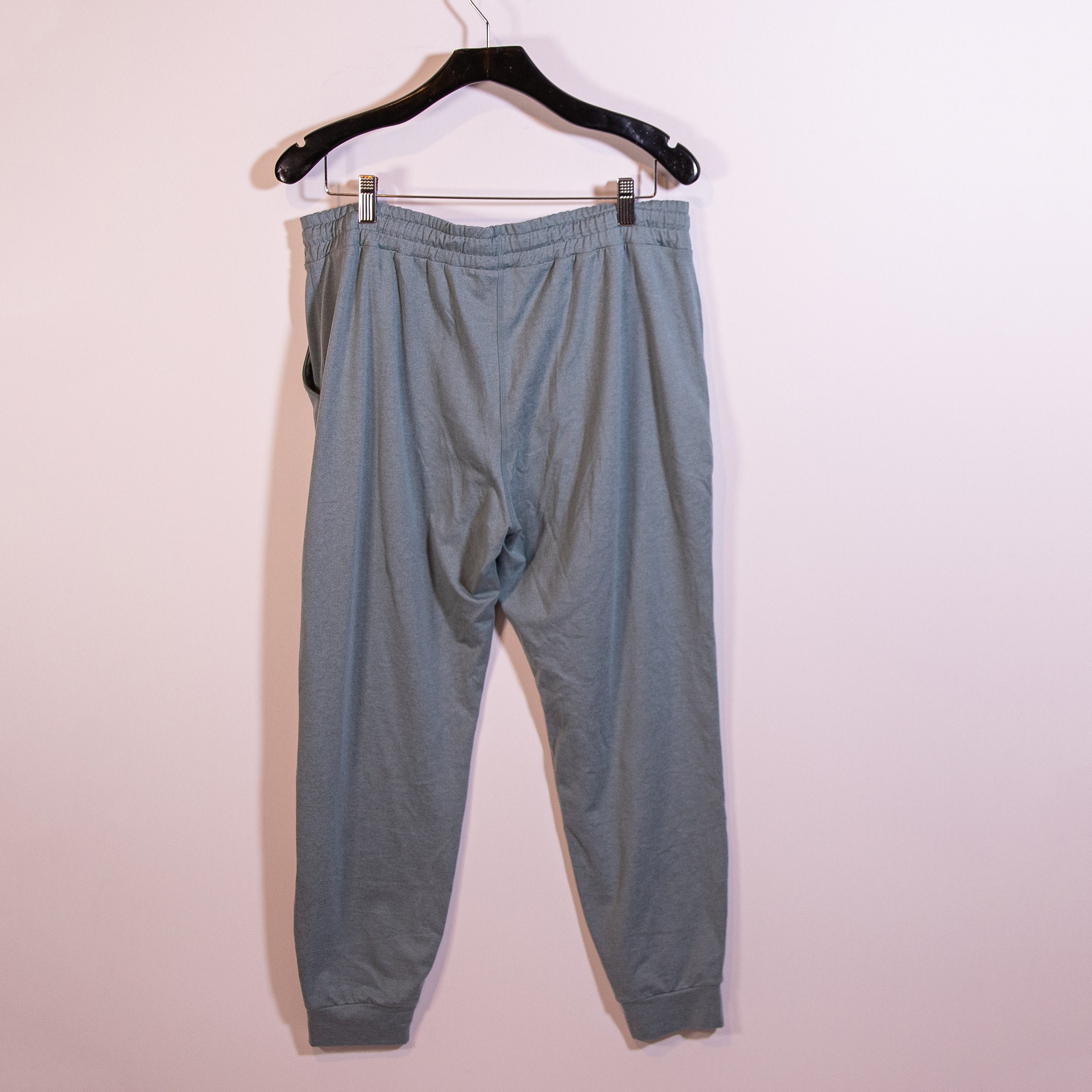 Vuori Women's Performance Dream Knit Mid Rise Ankle Crop Jogger Pants Smoke Blue