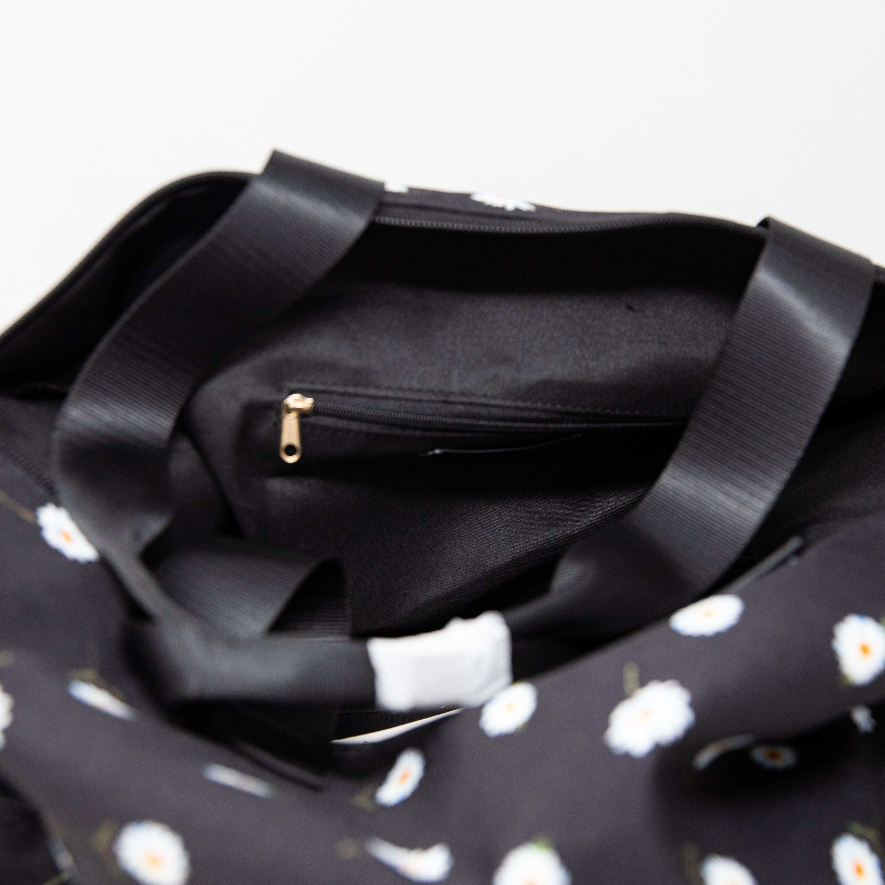 NEW Alice And Olivia Daisy Floral Flower Print Pattern Gym Weekender Travel Bag