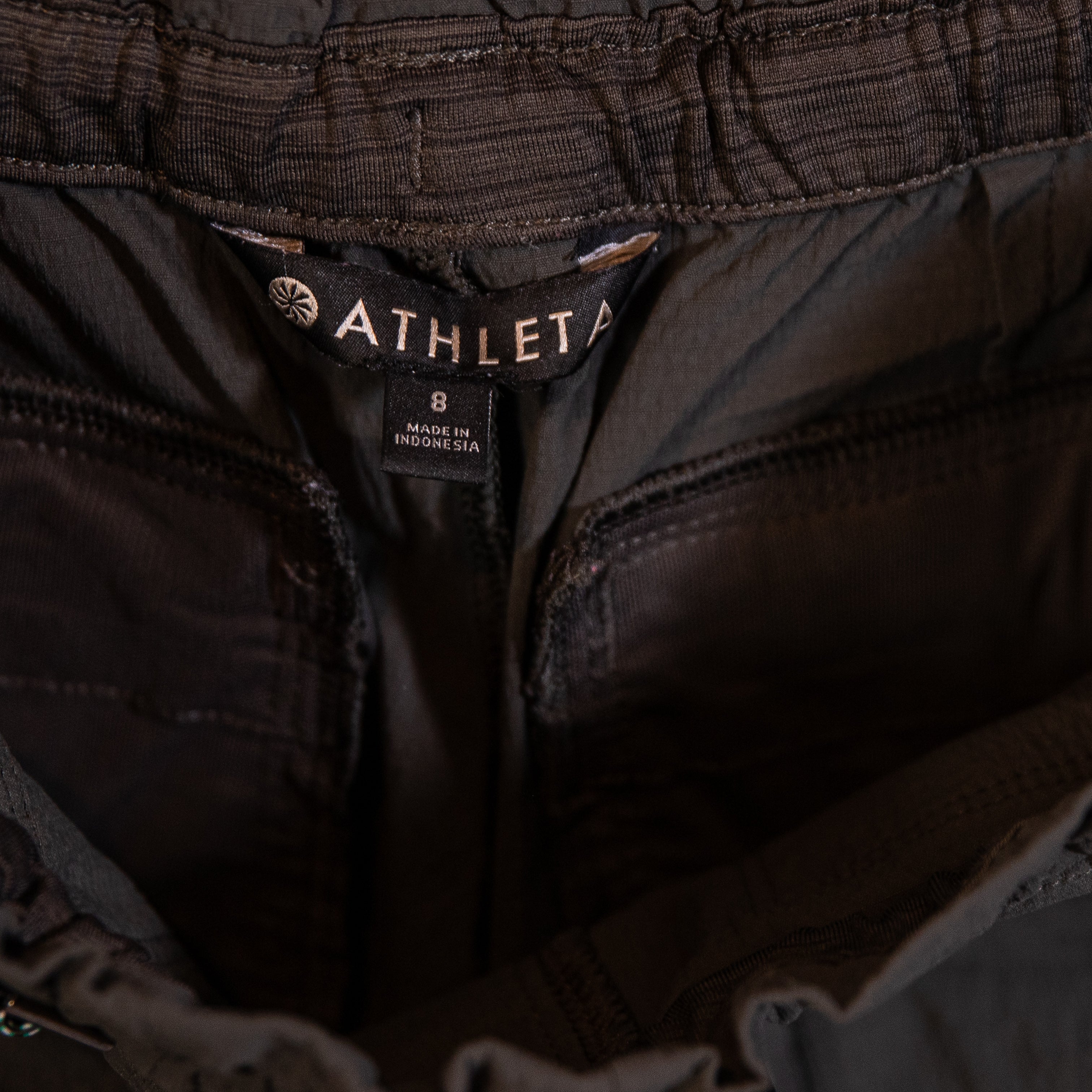 Athleta Women's Trekkie Paper Bag Mid Rise Straight Leg Water Resistant Pant 8