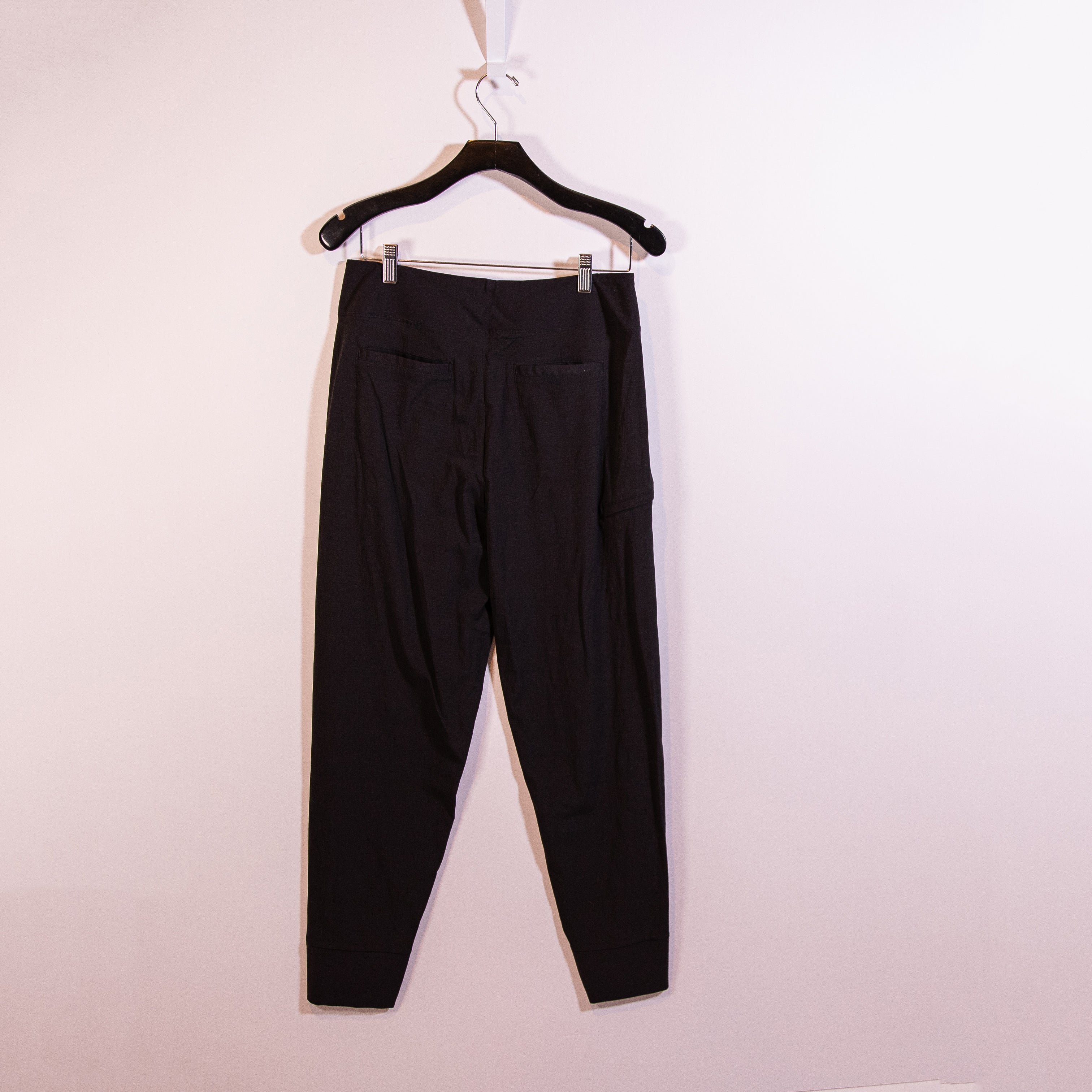 Athleta Women's Trekkie North High Rise Jogger Ankle Crop Pants Solid Black 6