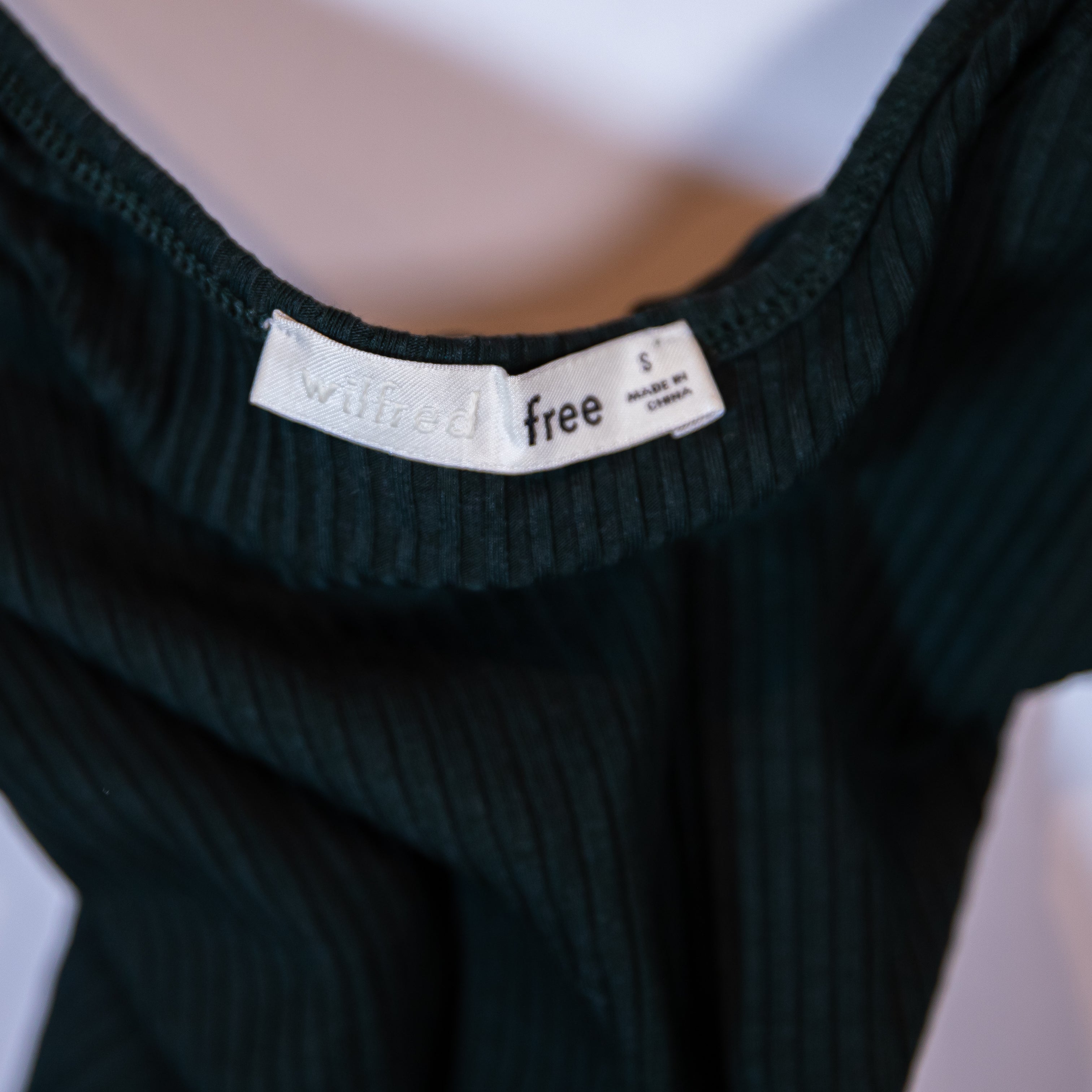 Wilfred Free Aritzia Seamless Rib Knit Stretch Scoop Neck Long Sleeve Bodysuit&nbsp;