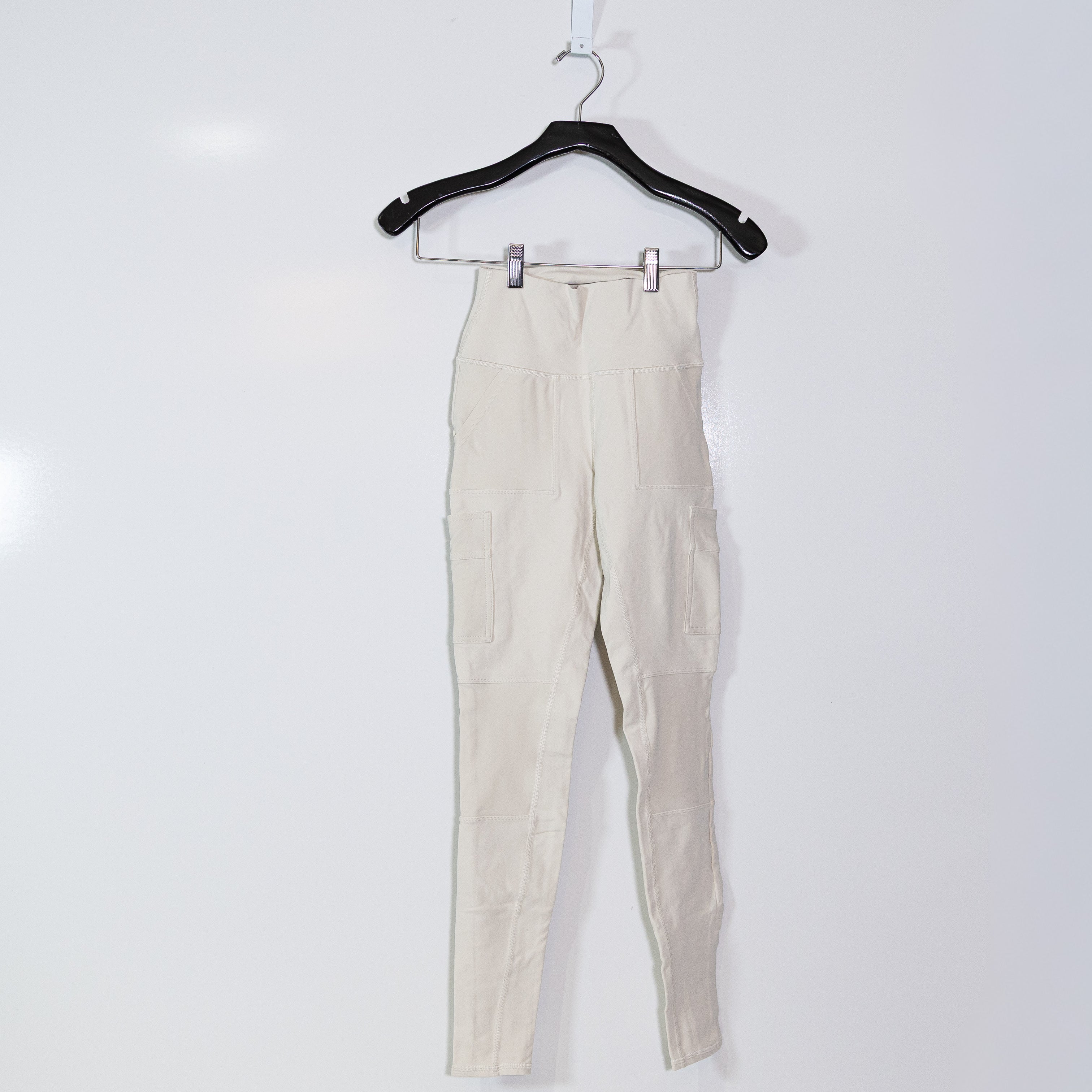 Alo Yoga Women's Cargo Multi Pocket Athletic Work Out Leggings Bone White XXS
