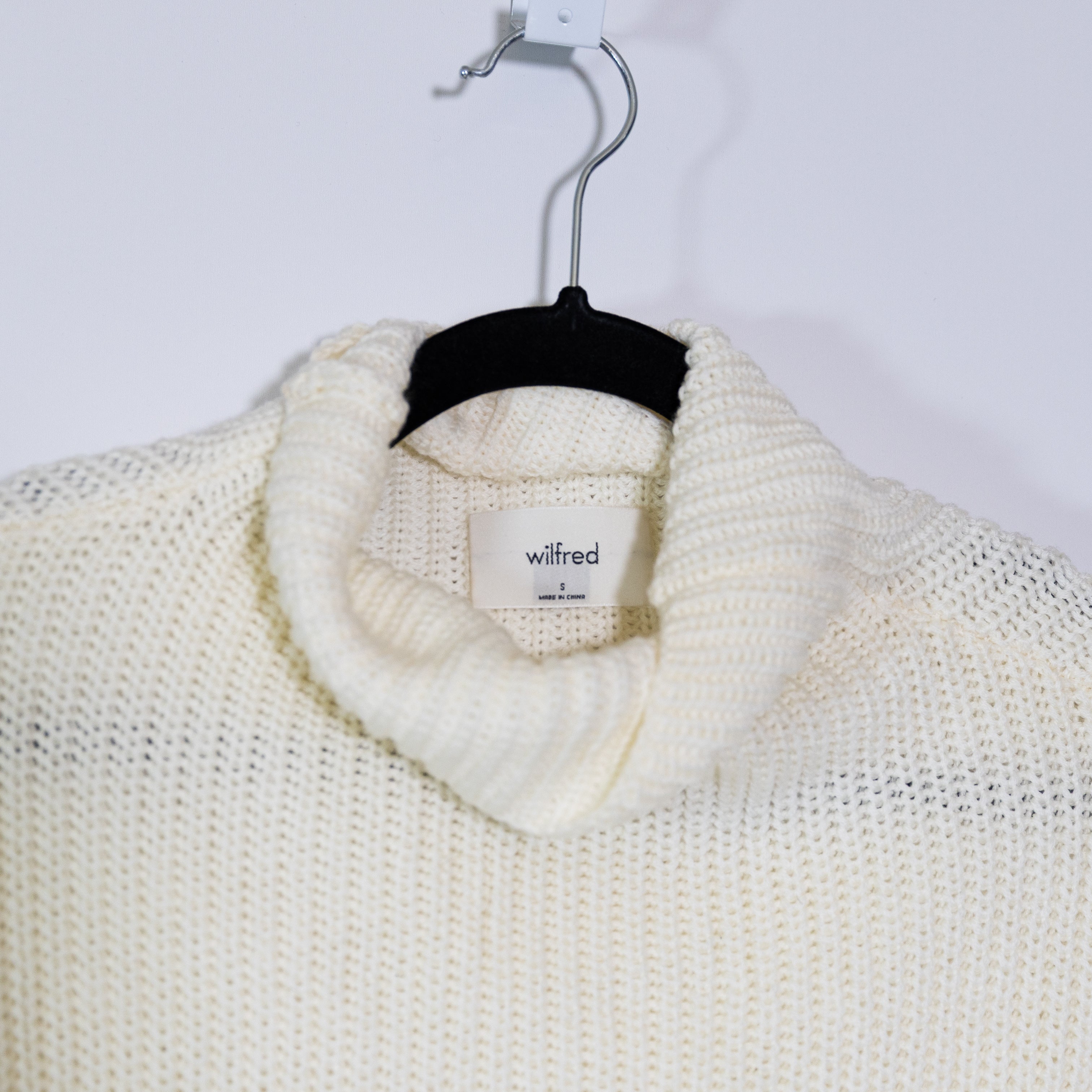 Wilfred Aritzia Montpellier Relaxed Merino Wool Knit Stretch Turtleneck Sweater