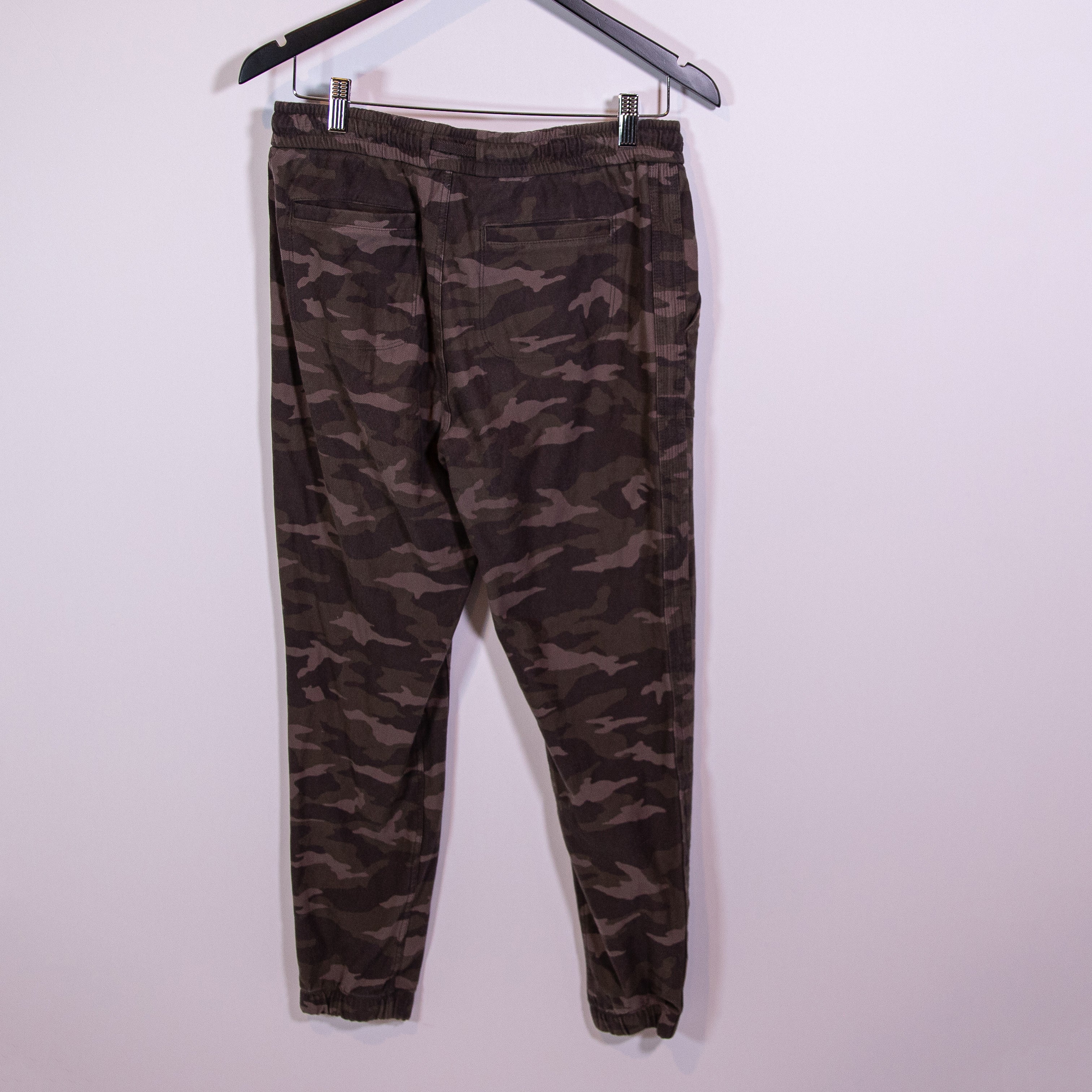 Athleta Women's Farallon Athletic Work Out Joggers Pants Camo Army Print 6