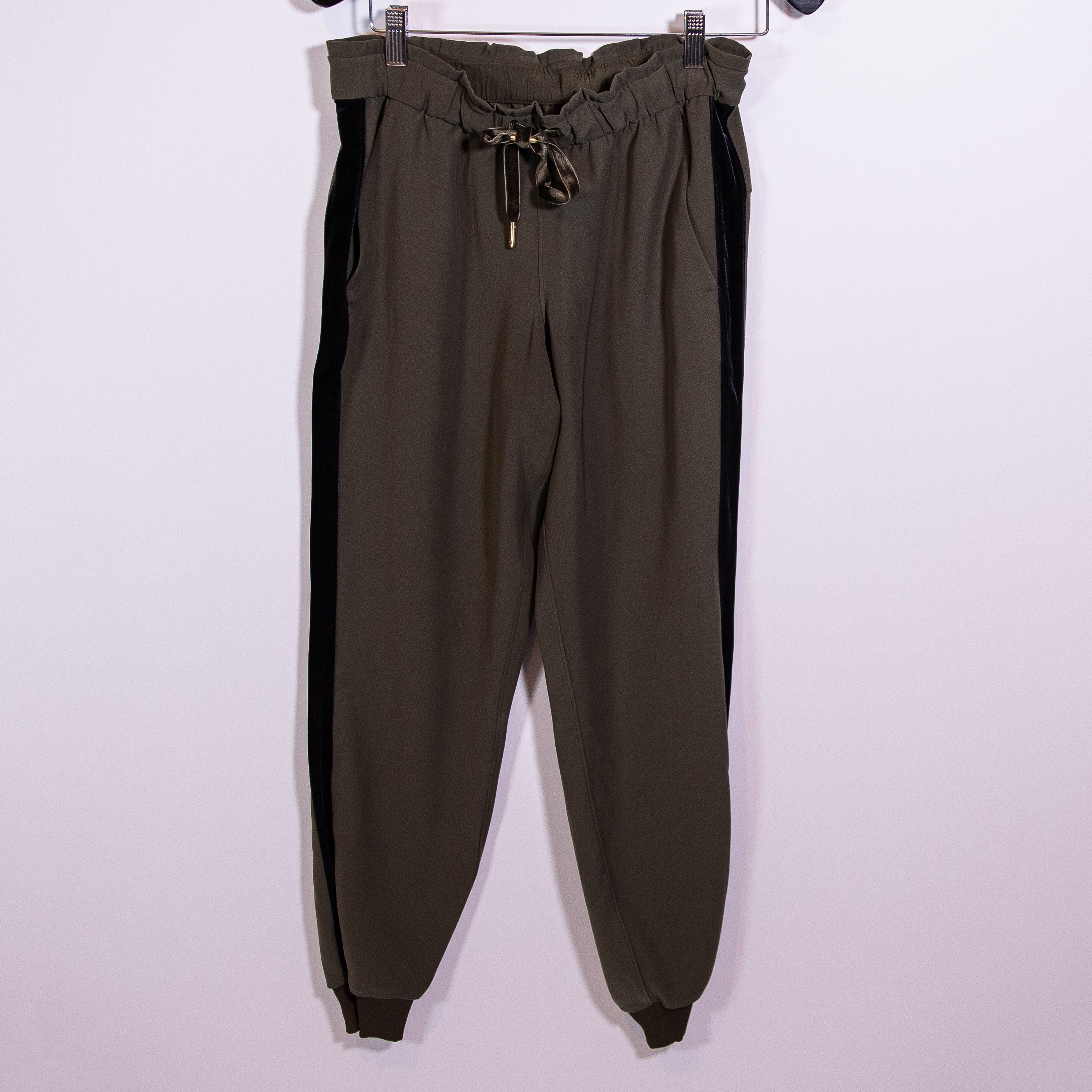 Lululemon Women's On The Fly Velvet Velour Trim Stripe Joggers Pants Dark Olive