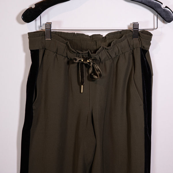 Lululemon Women's On The Fly Velvet Velour Trim Stripe Joggers Pants Dark Olive