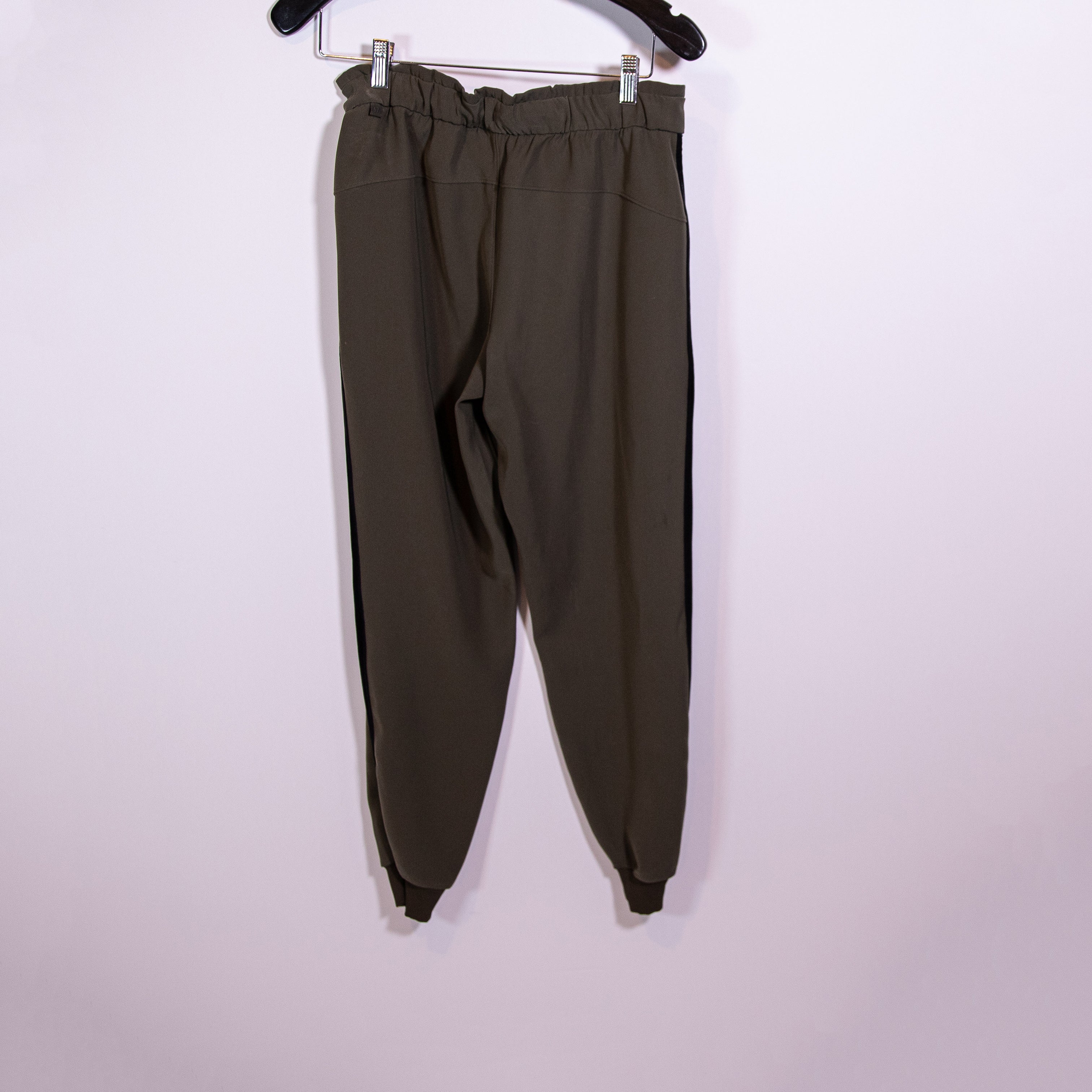 Lululemon Women's On The Fly Velvet Velour Trim Stripe Joggers Pants Dark Olive