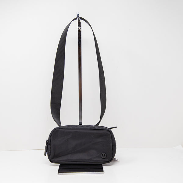 NEW Lululemon Everywhere Belt Bag Crossbody Waist Fanny Pack Mini Black Nylon