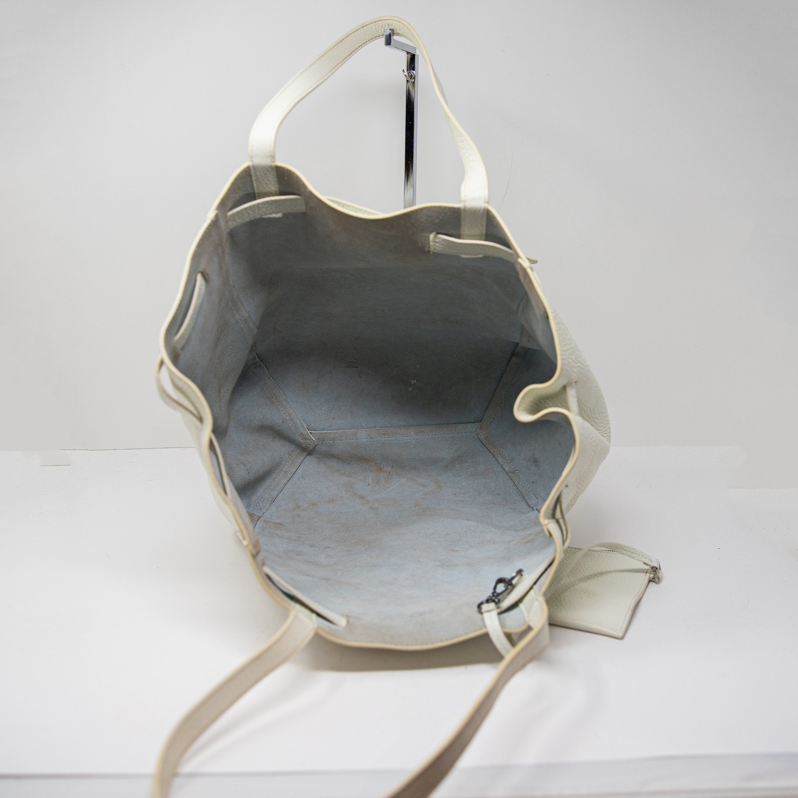 Alice + Olivia Georgina Genuine Leather Bucket Adjustable Shoulder Tote Bag