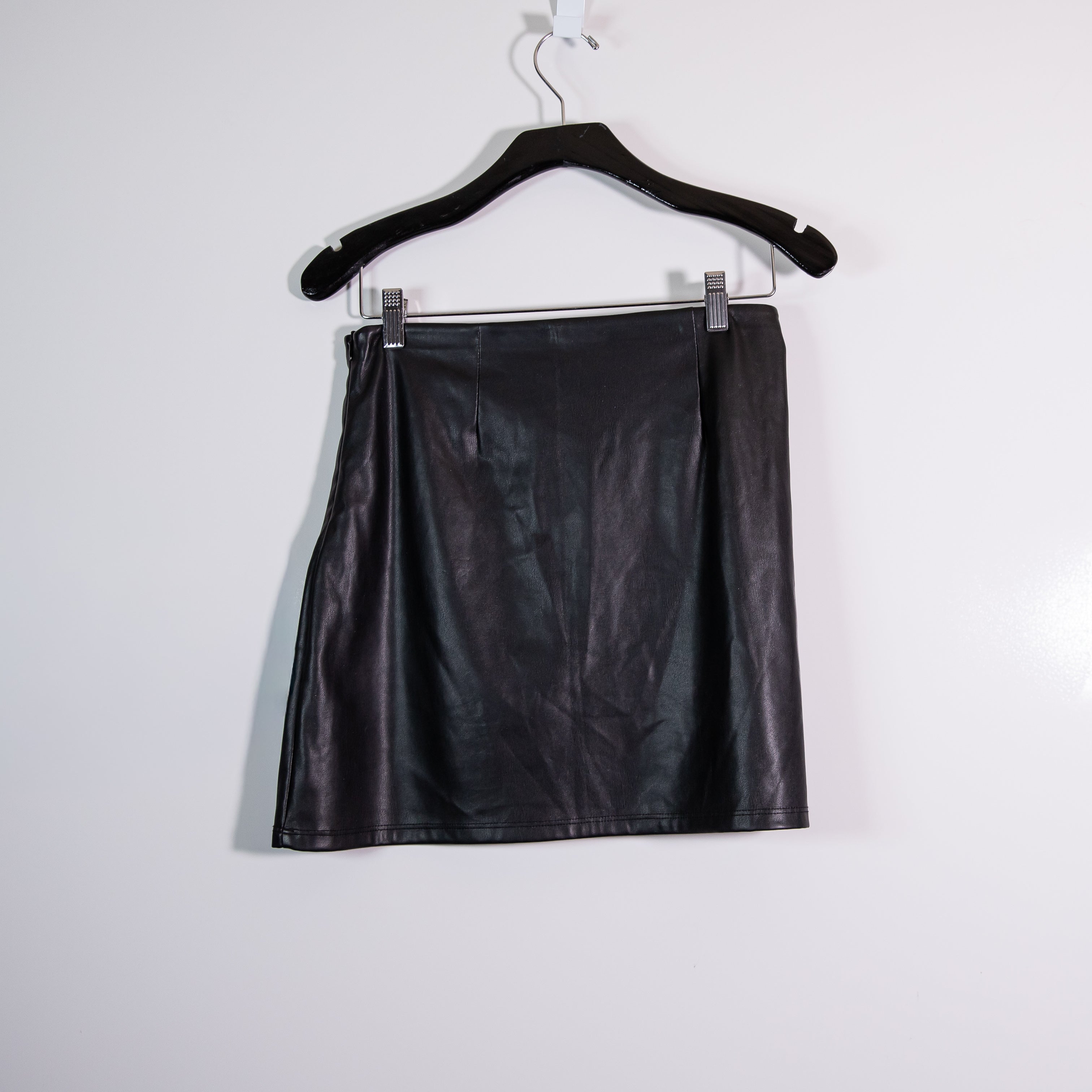 Good American GDW0145 Faux Vegan Leather Mid Rise Mini Skirt Black 6