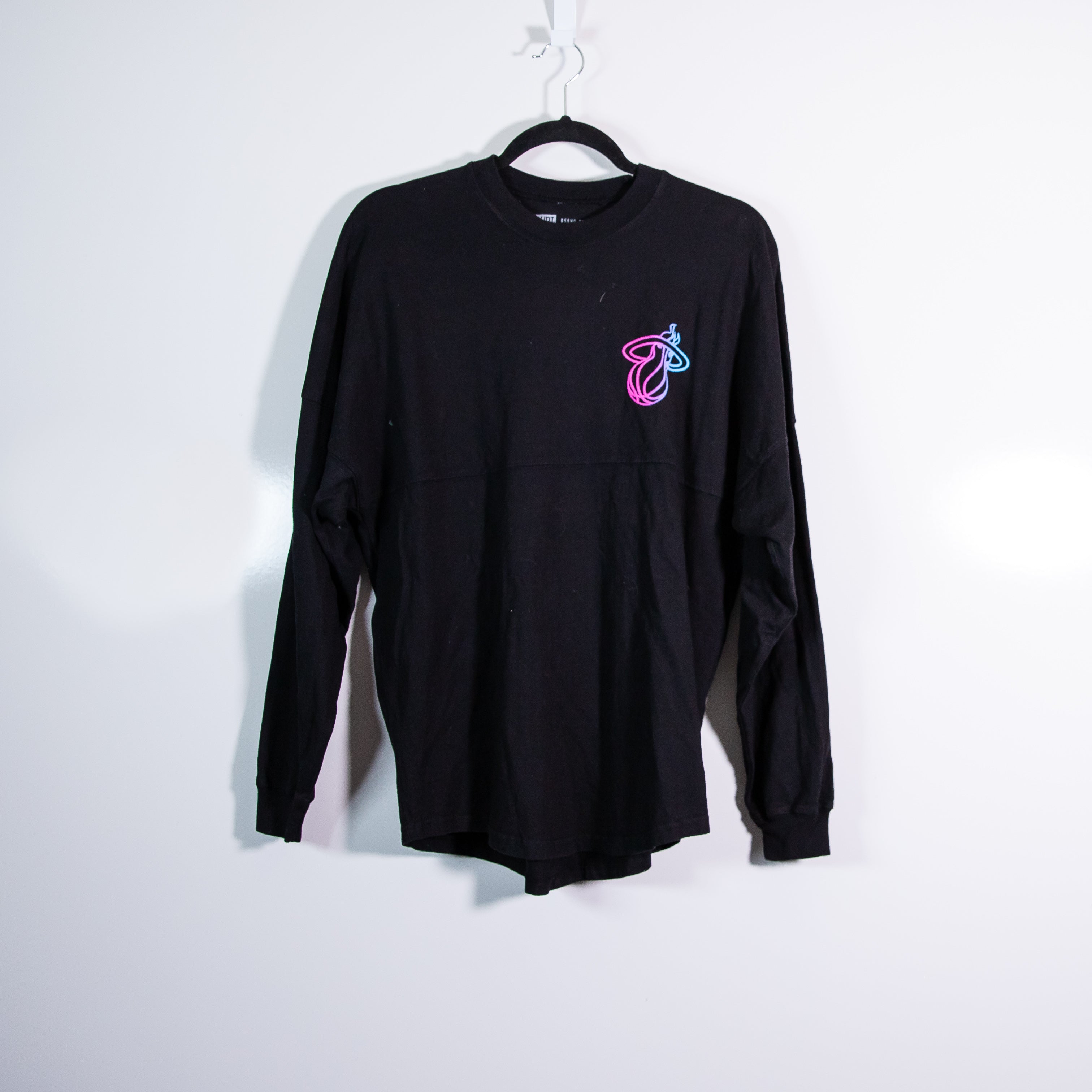 Court Culture Miami Heat NBA Basketball Retro Graphic Print Spirit Jersey Tee XS