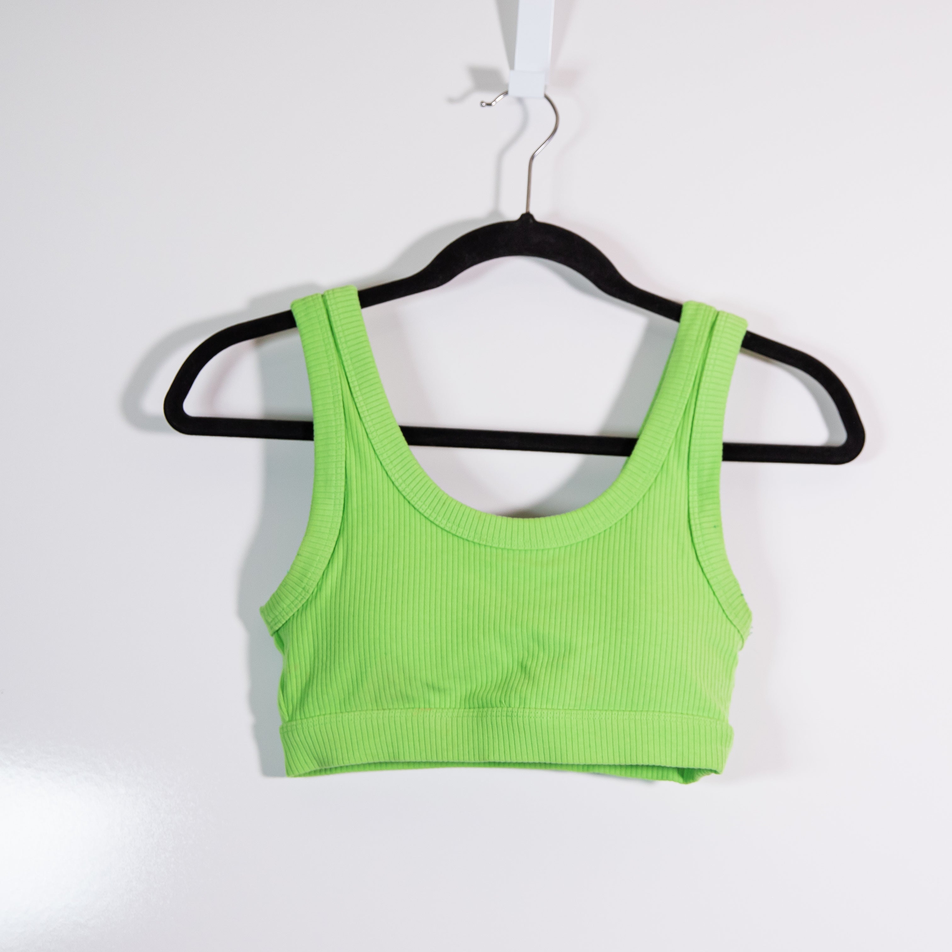 Alo Yoga Women's Wellness Ribbed Scoop Neck Sports Athletic Work Out Bra Green