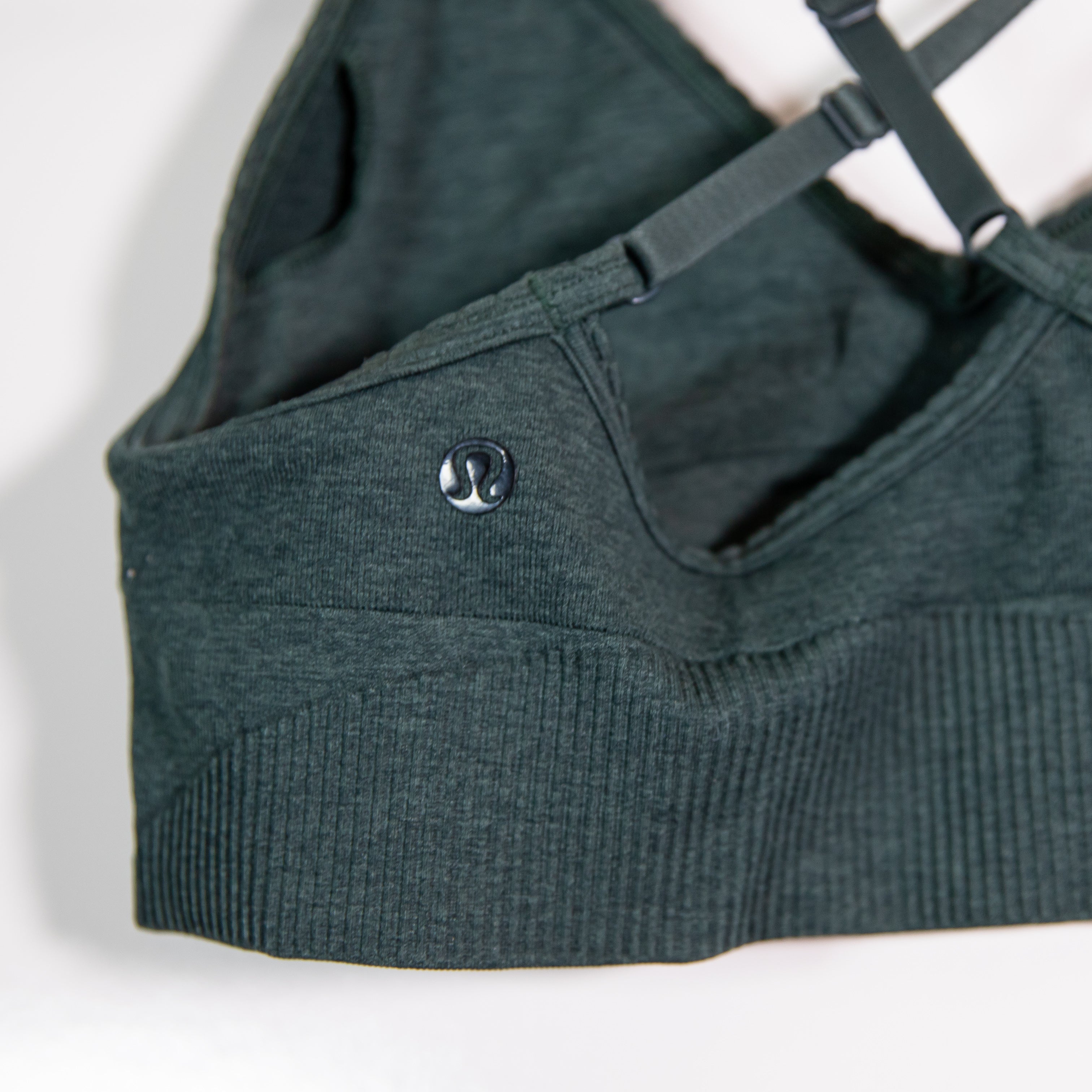 Lululemon Women's Ebb To Street Athletic Work Out Sports Bra Green Small