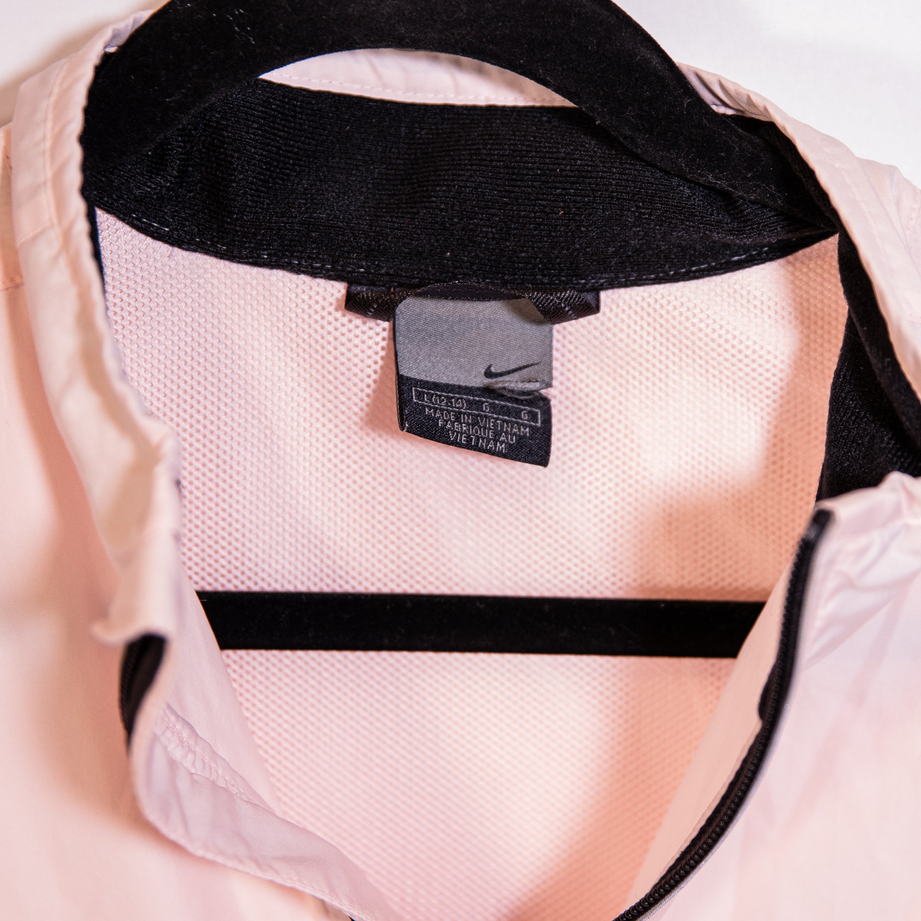 Nike Women's Lightweight Quarter Zip Pullover Windbreaker Jacket Pink Black L