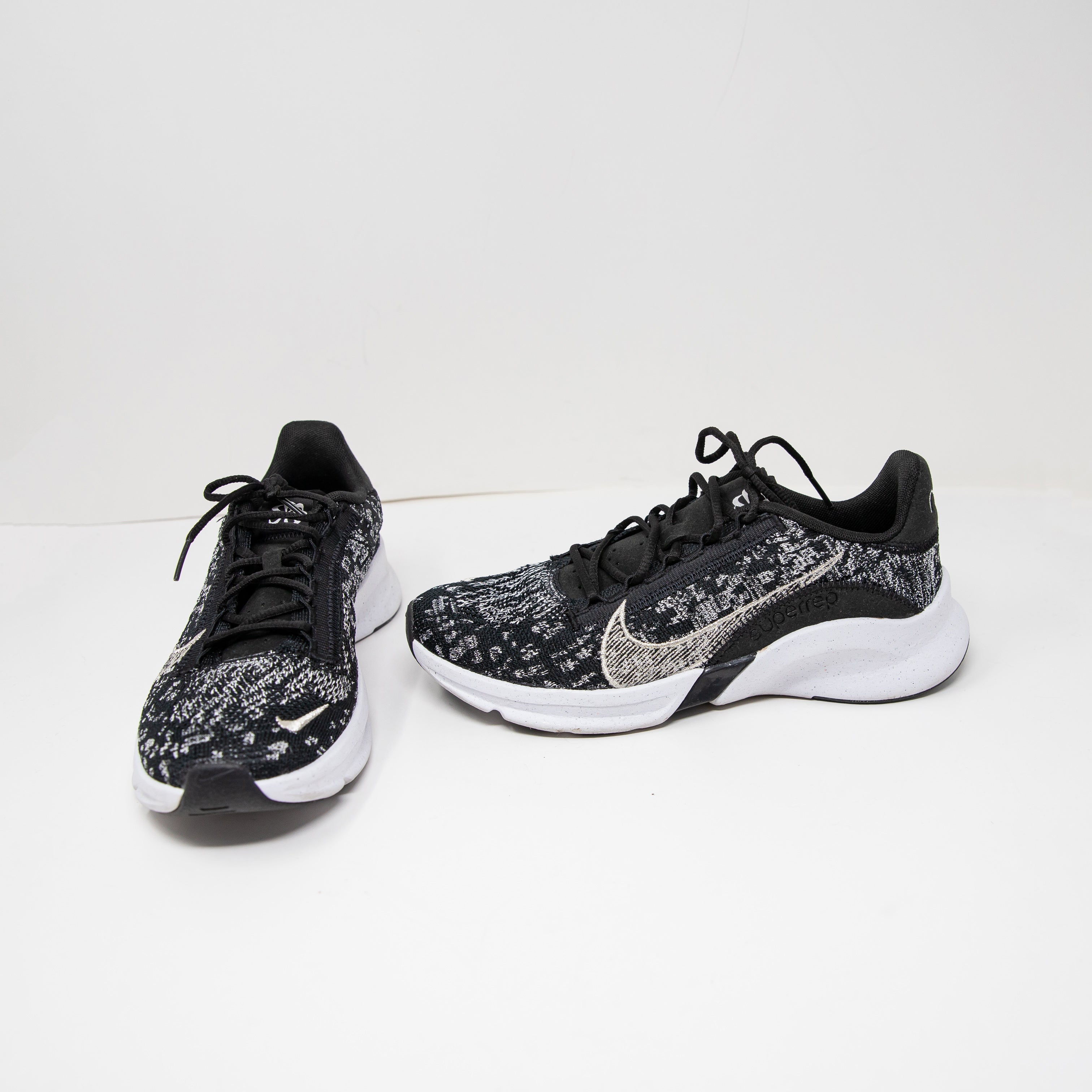 Nike Women's SuperRep Go 3 Flyknit Black Metallic Silver White Low Top Sneakers