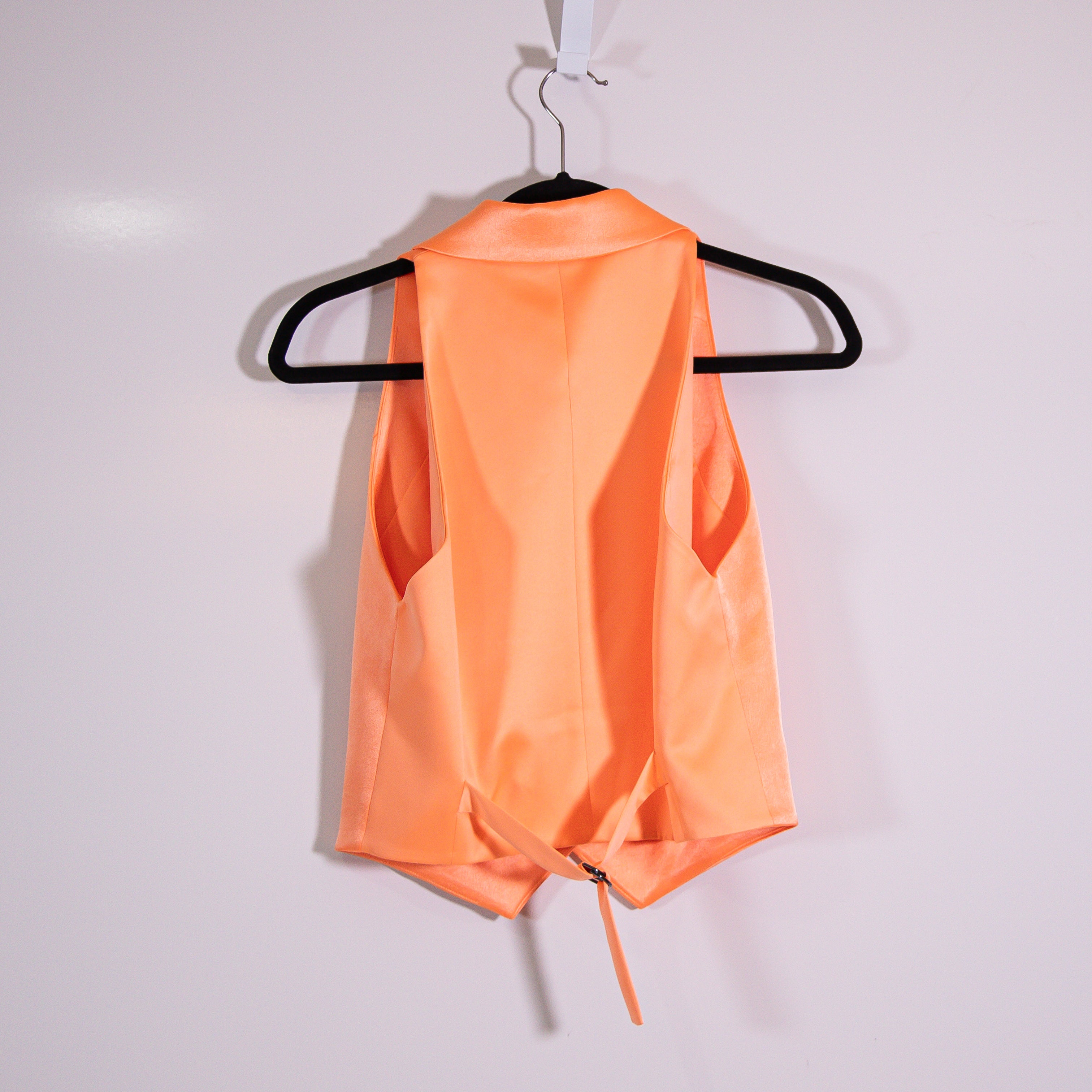 NEW Alice And Olivia Amber Satin Collared Sleeves Button Front Vest Orange Coral