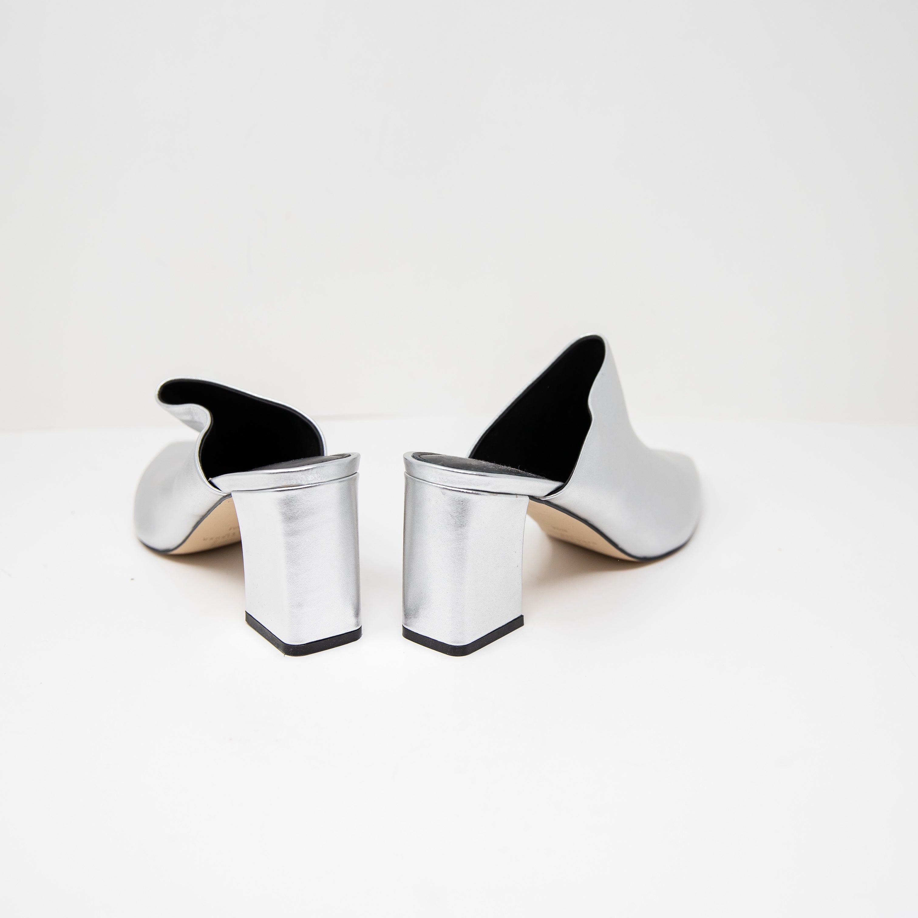 NEW Marc Fisher Zivon Genuine Leather Silver Metallic Pointed Toe Mules Heels