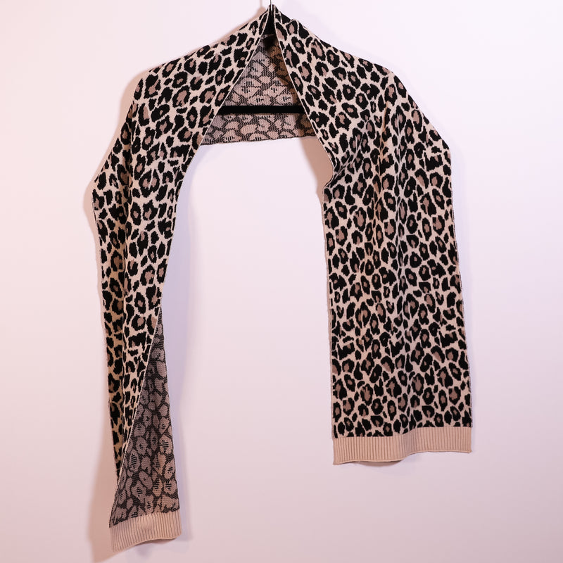 Kate Spade Cheetah Leopard Animal Print Pattern Wool Blend Knit Scarf Wrap Shawl