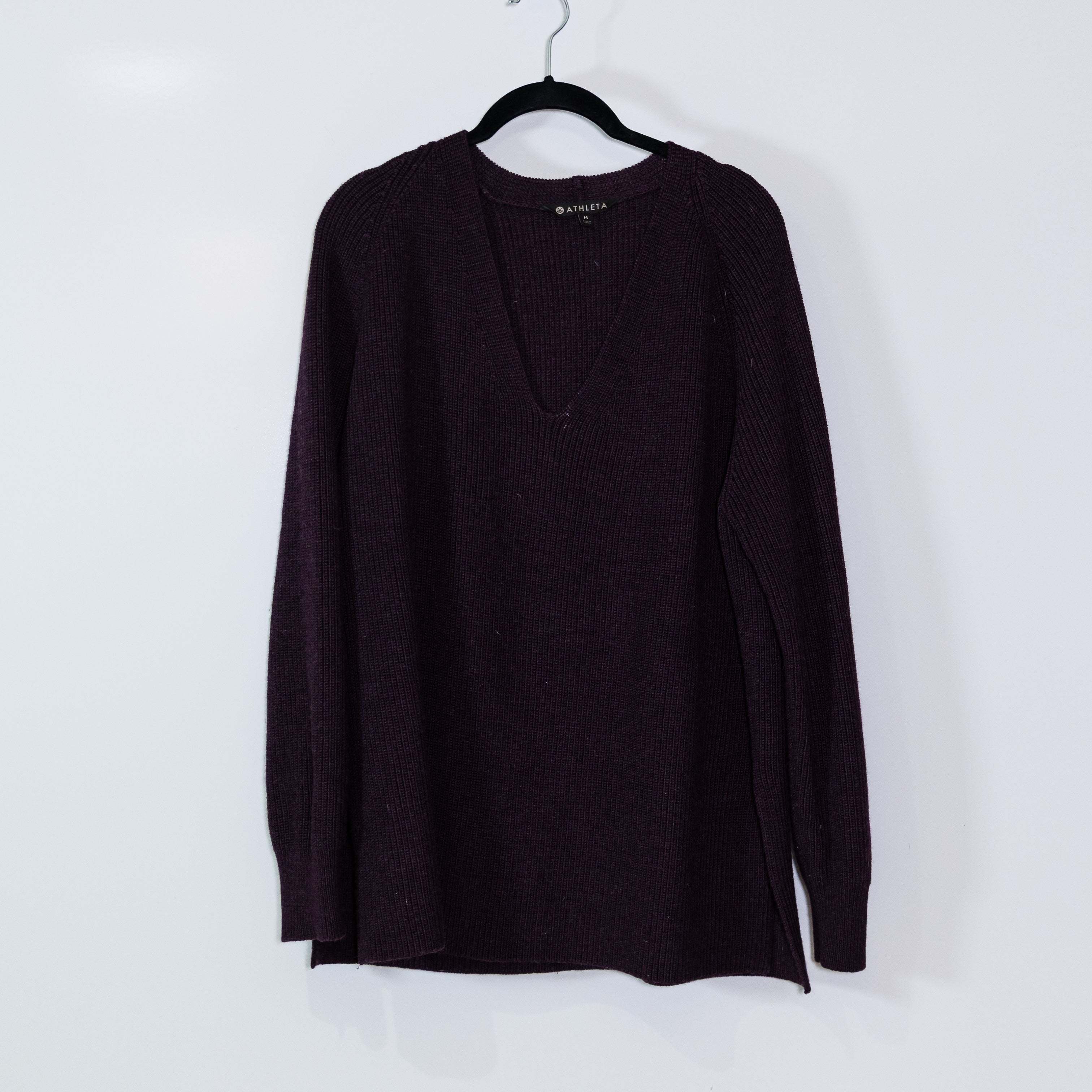 Athleta Switchback Merino Fine Wool Knit Stretch V Neck Pullover Sweater Purple