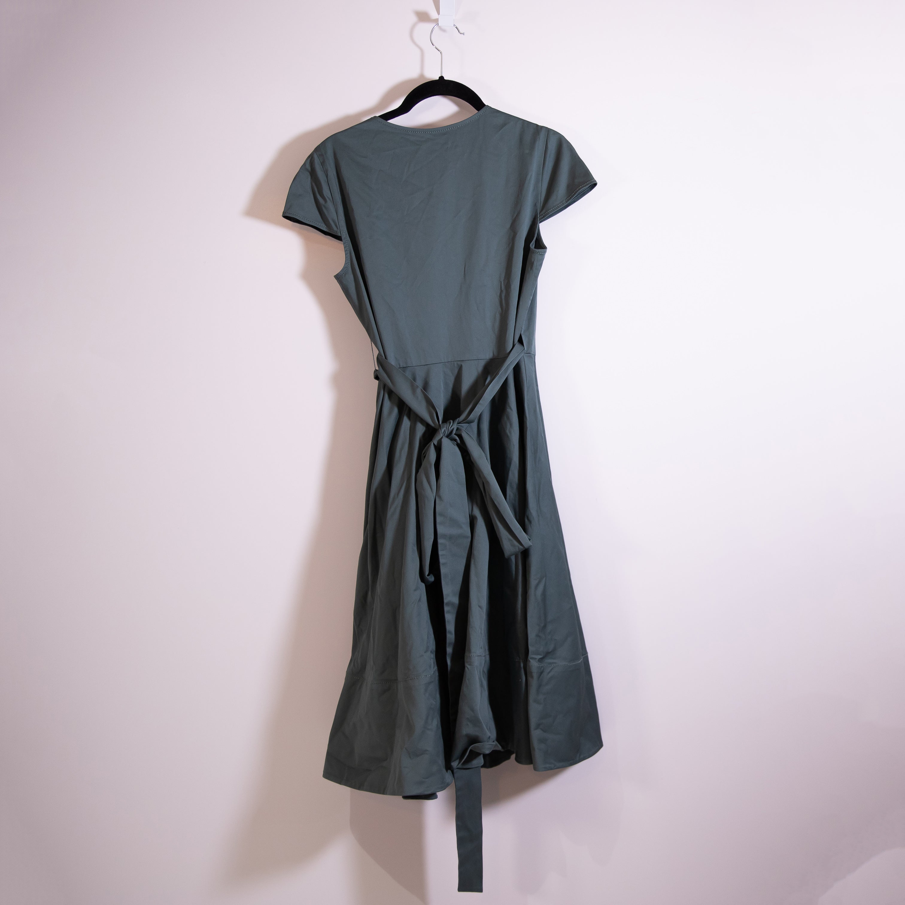NEW Gal Meets Glam Addison Cotton Poplin V Neck Wrap Midi Dress Olive Green 2