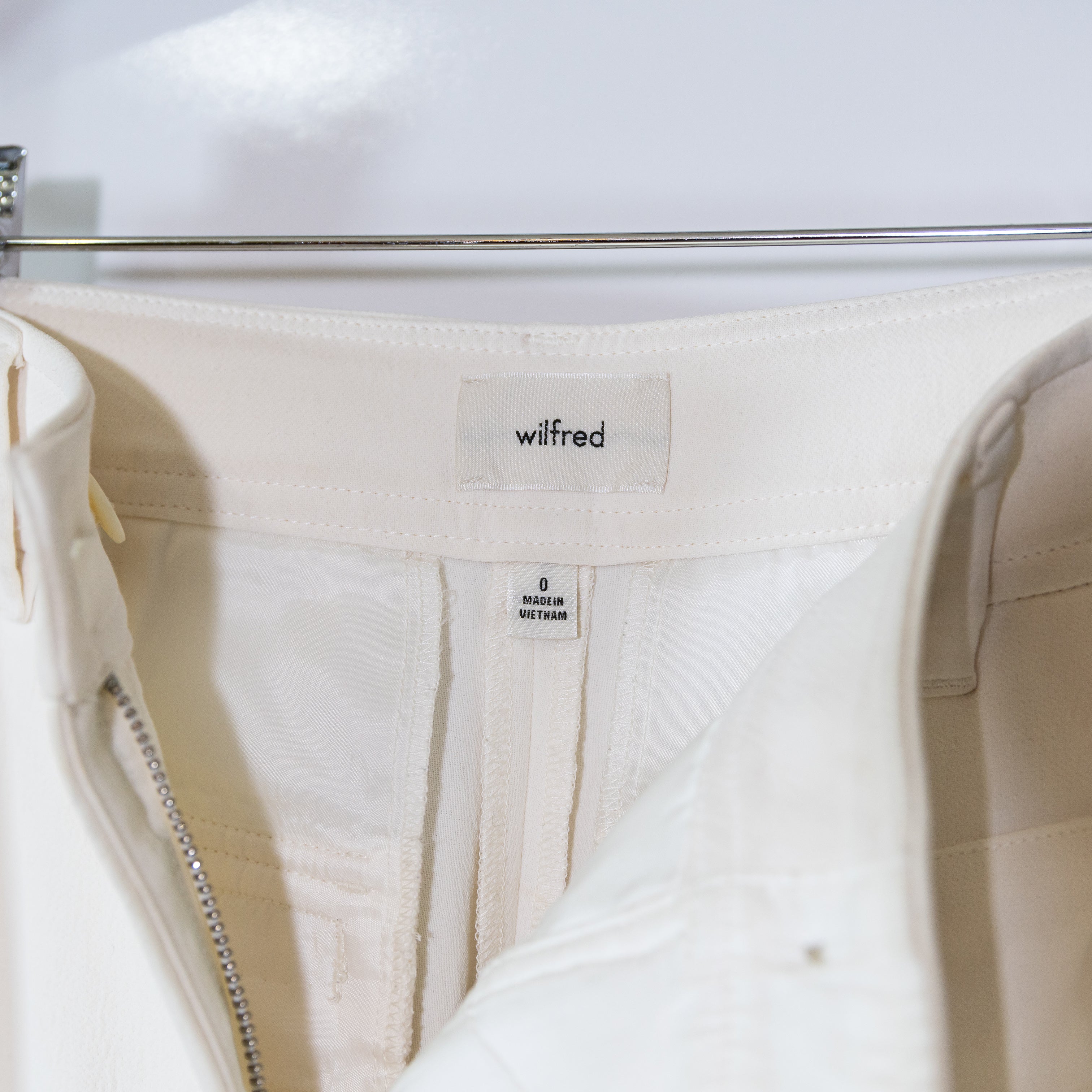 Wilfred Aritzia Project Cargo High Rise Crepe Cargo Trouser Pants Light Birch 0