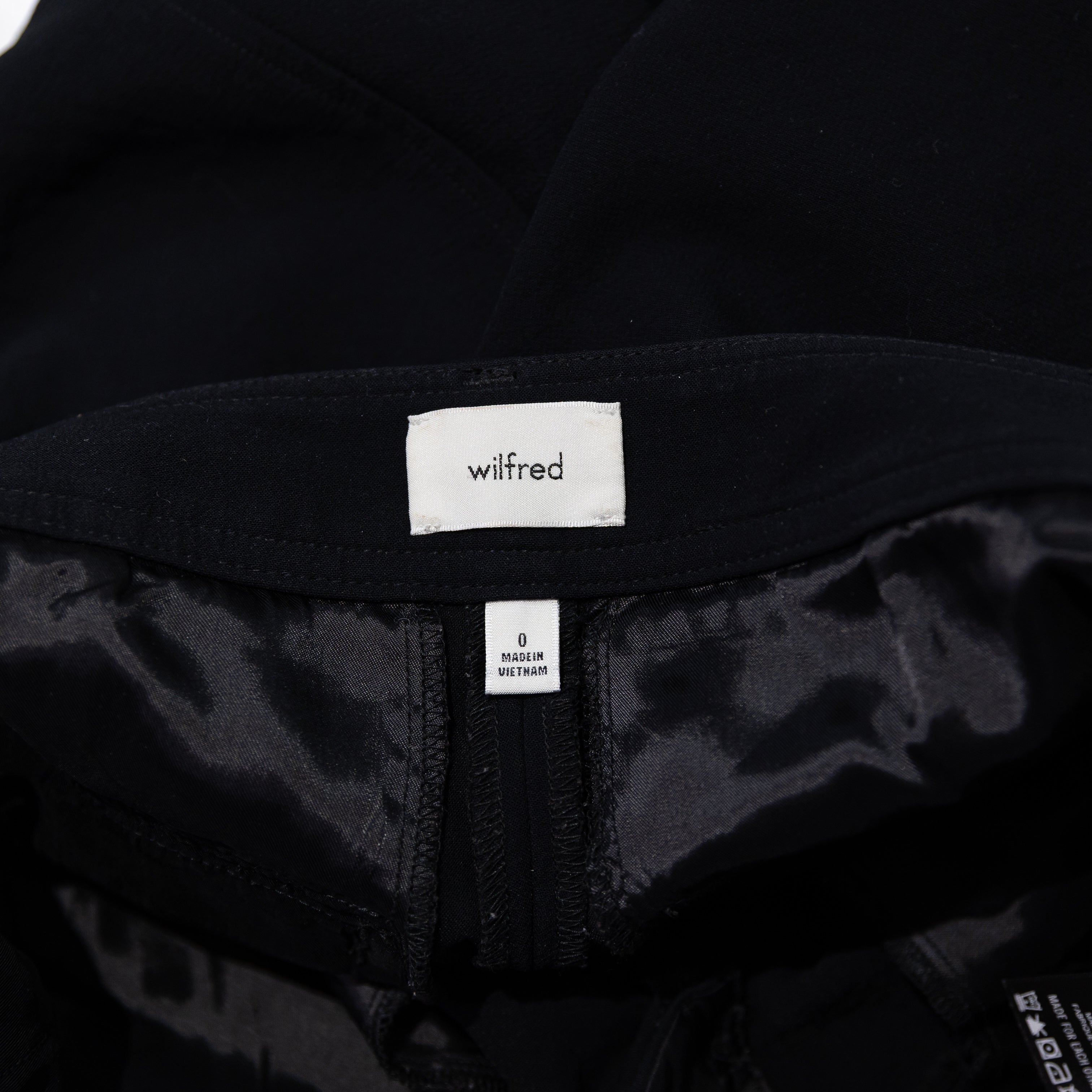 Wilfred Aritzia Project Cargo High Rise Crepe Cargo Trouser Pants Black 0
